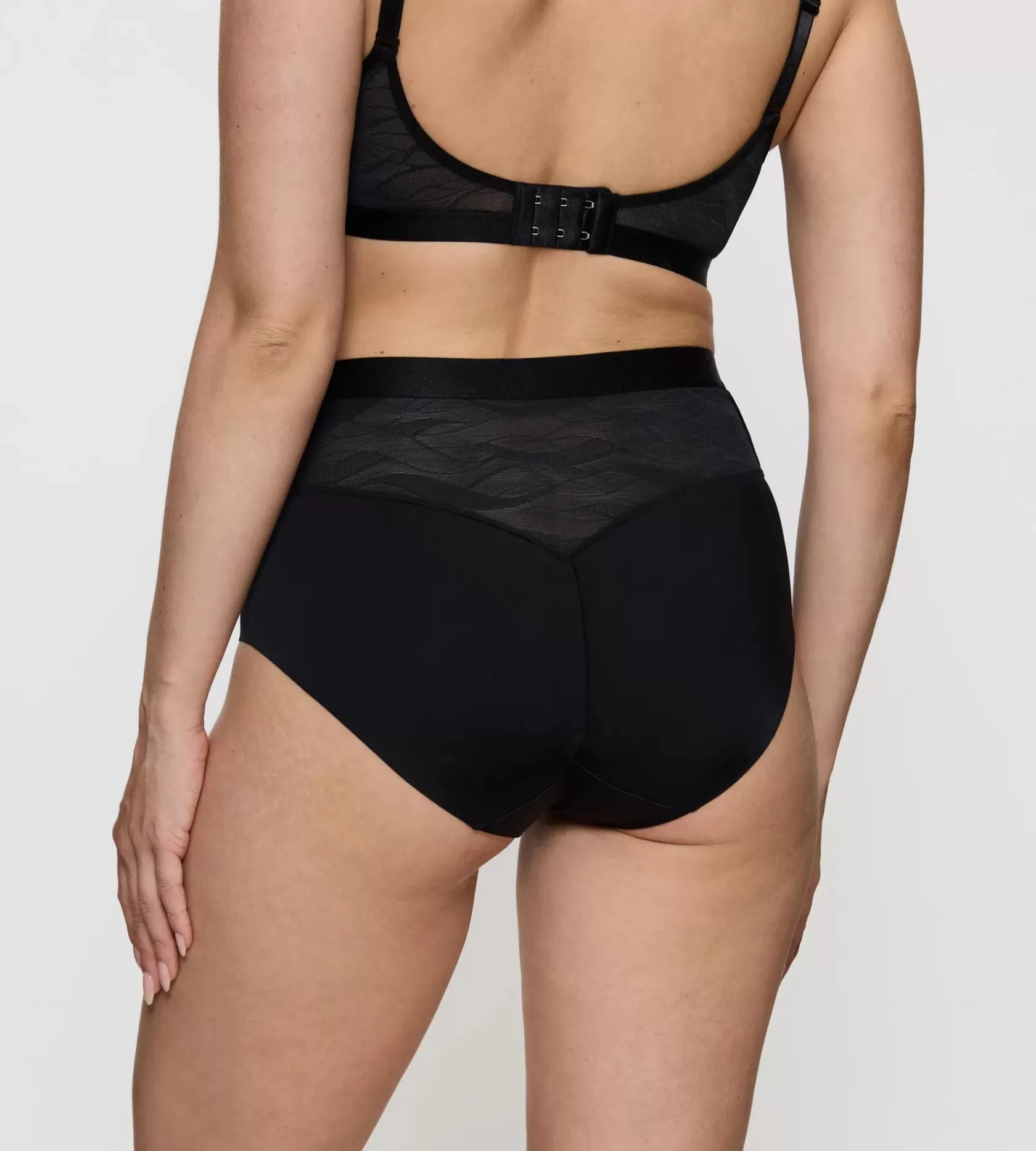 airy_sensation_5.webp Triumph AIRY SENSATION Black Best