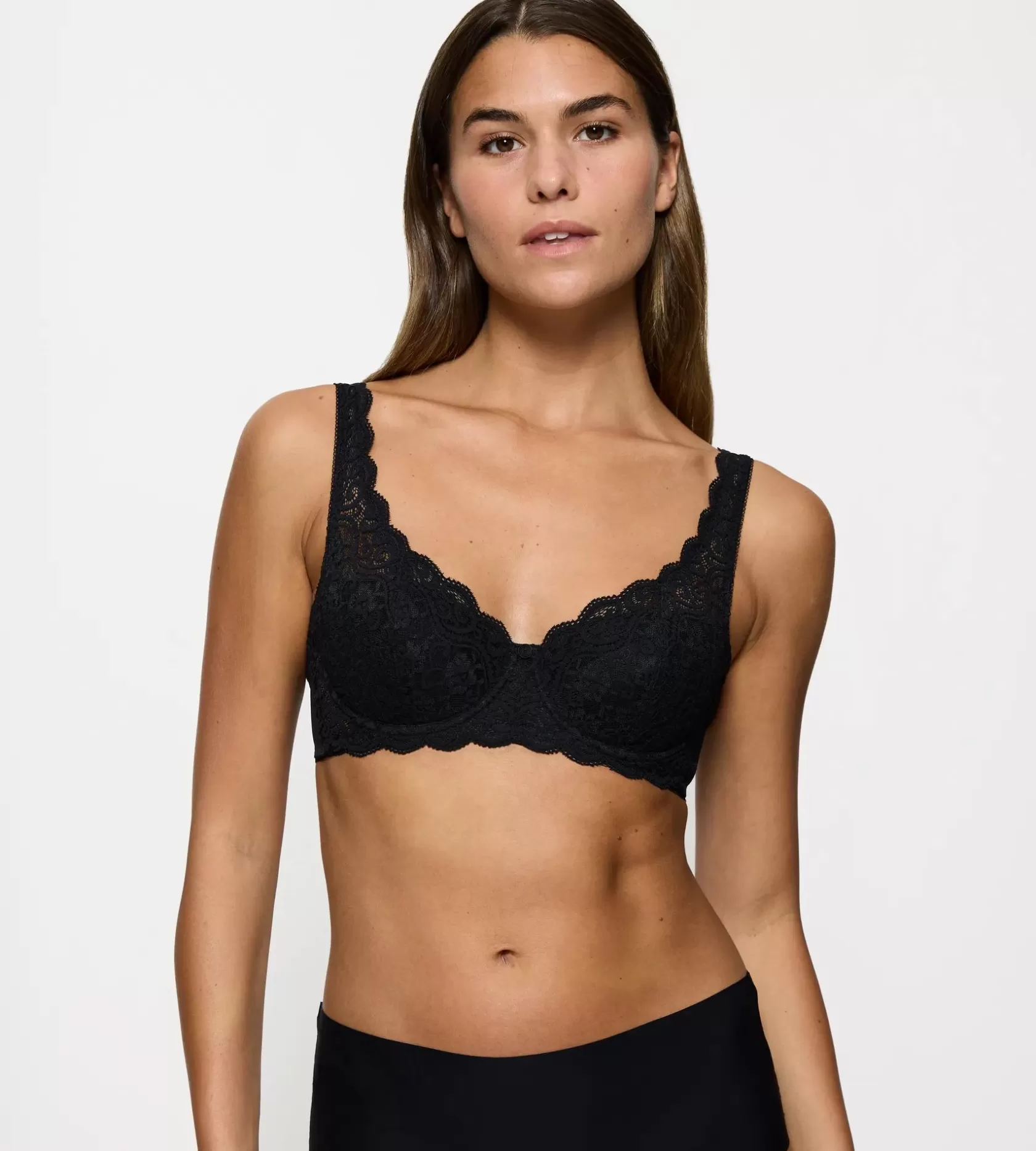 amourette_4-29.webp Triumph AMOURETTE Black Store