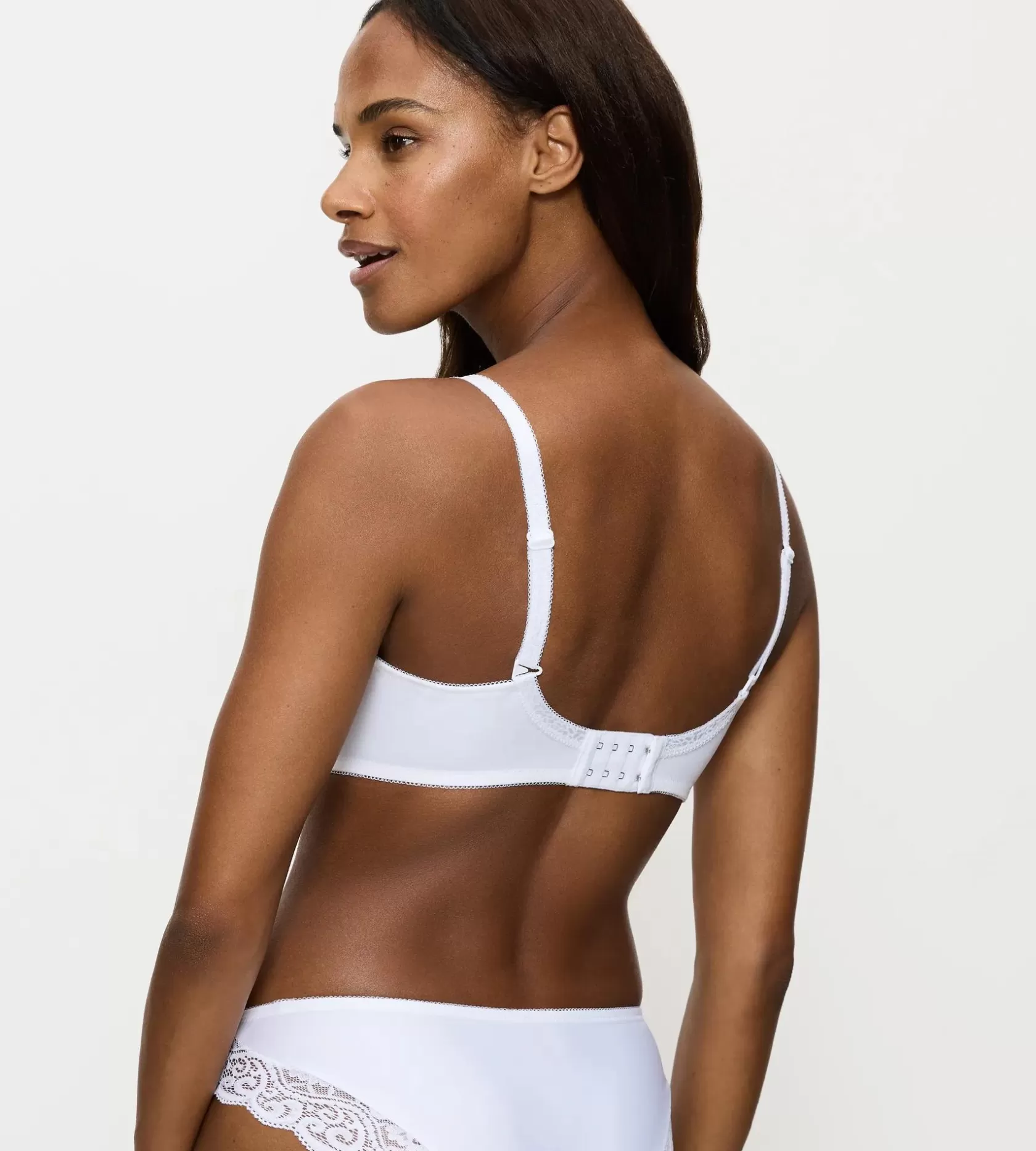 amourette_5-45.webp Triumph AMOURETTE White Clearance