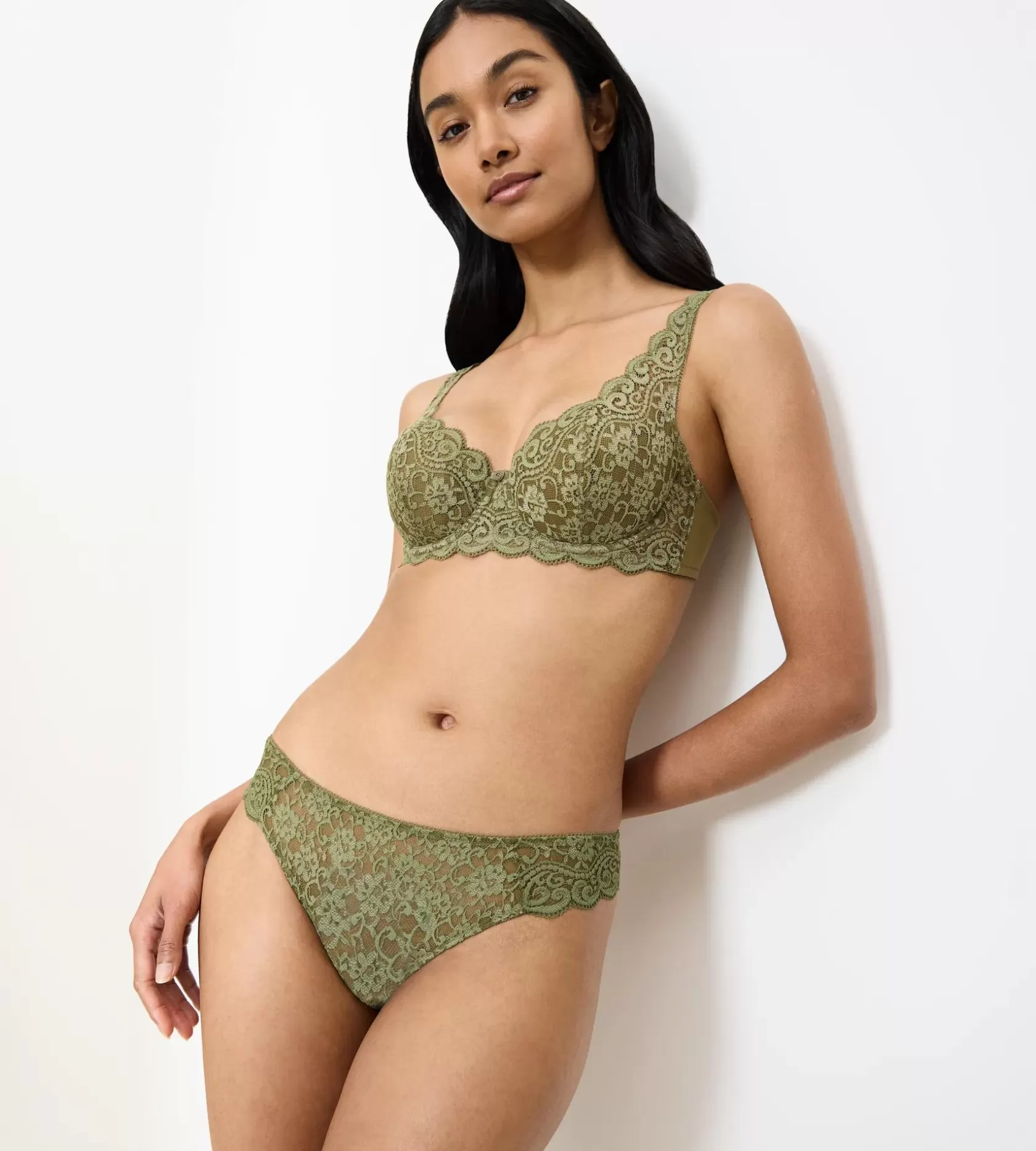 amourette_6-37.webp Triumph AMOURETTE MartiniOlive Outlet