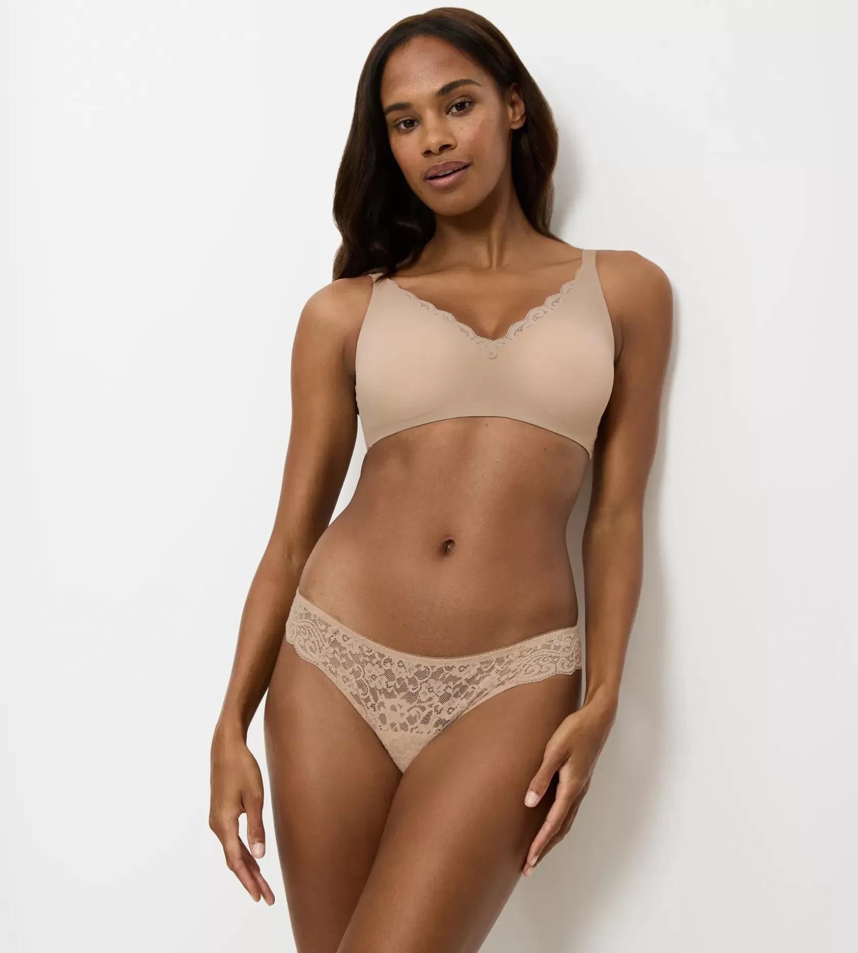 amourette_6-48.webp Triumph AMOURETTE Skin Online