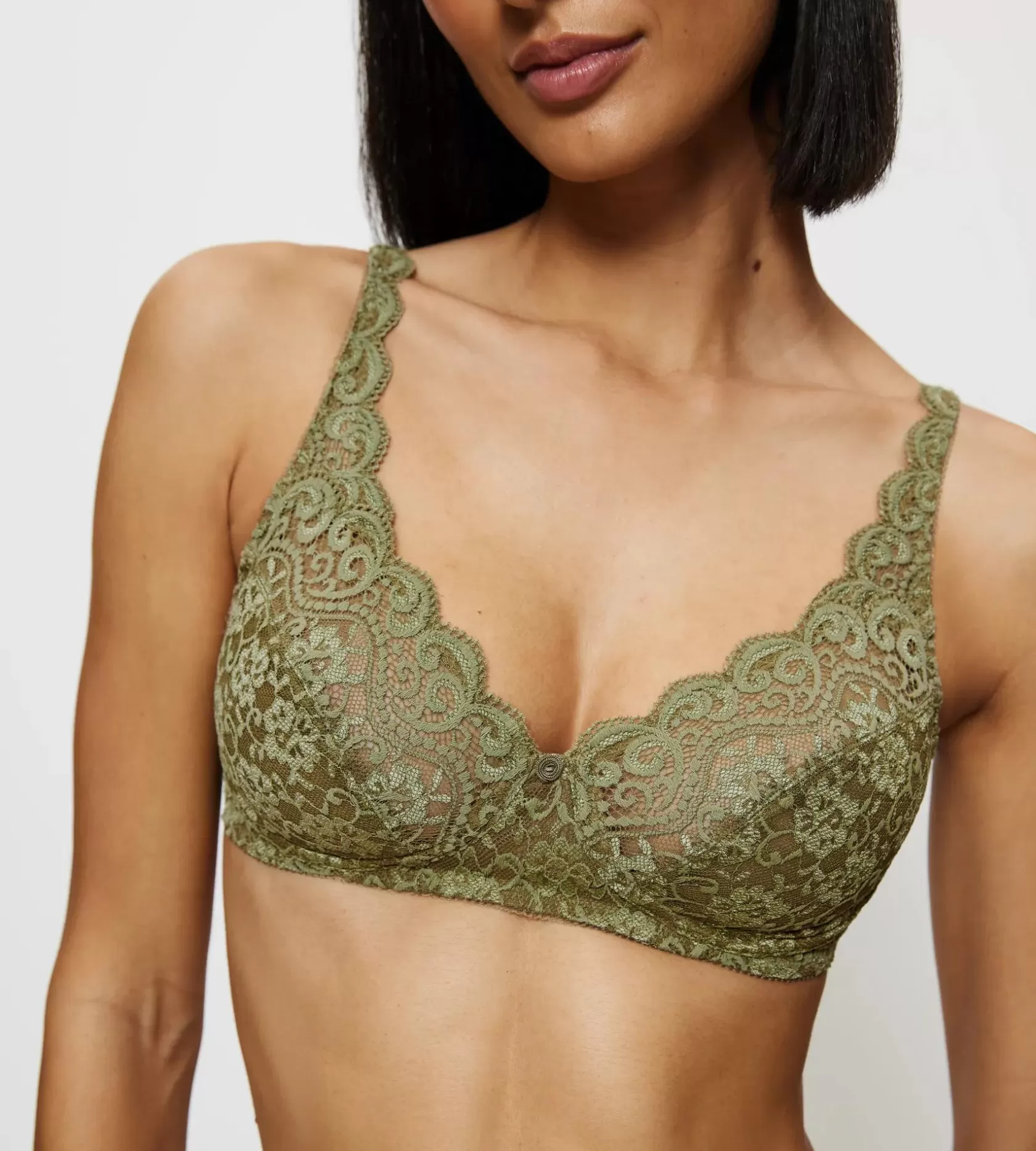 amourette_7-39.webp Triumph AMOURETTE MartiniOlive Hot