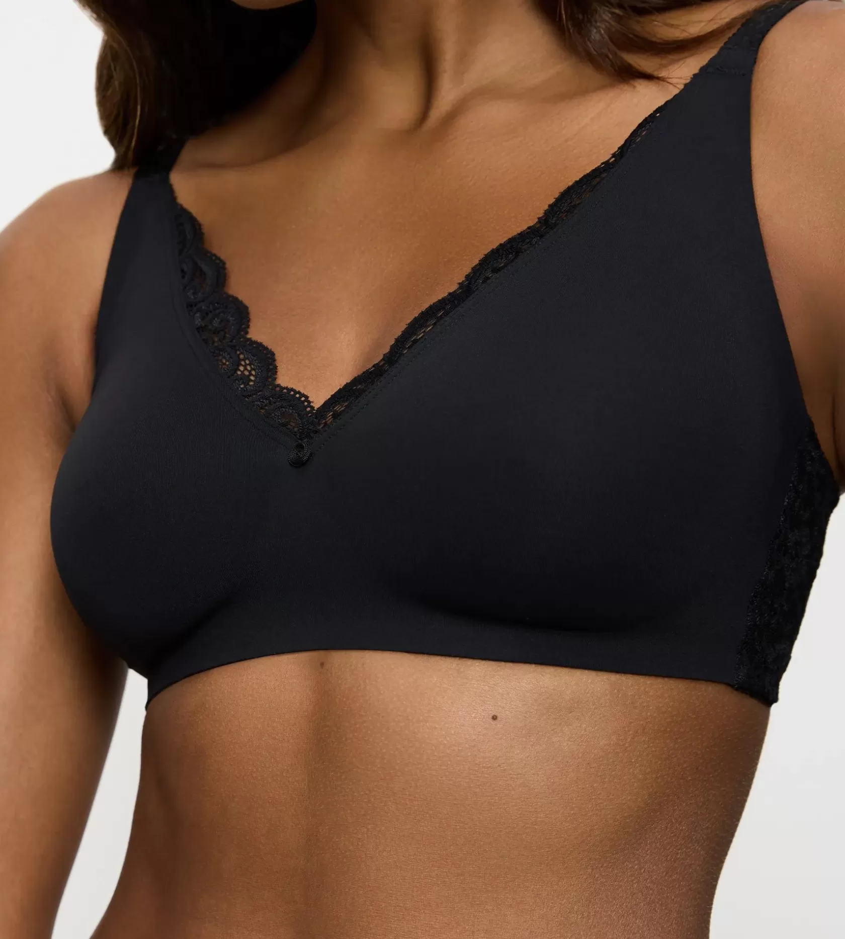 amourette_7-46.webp Triumph AMOURETTE Black Discount