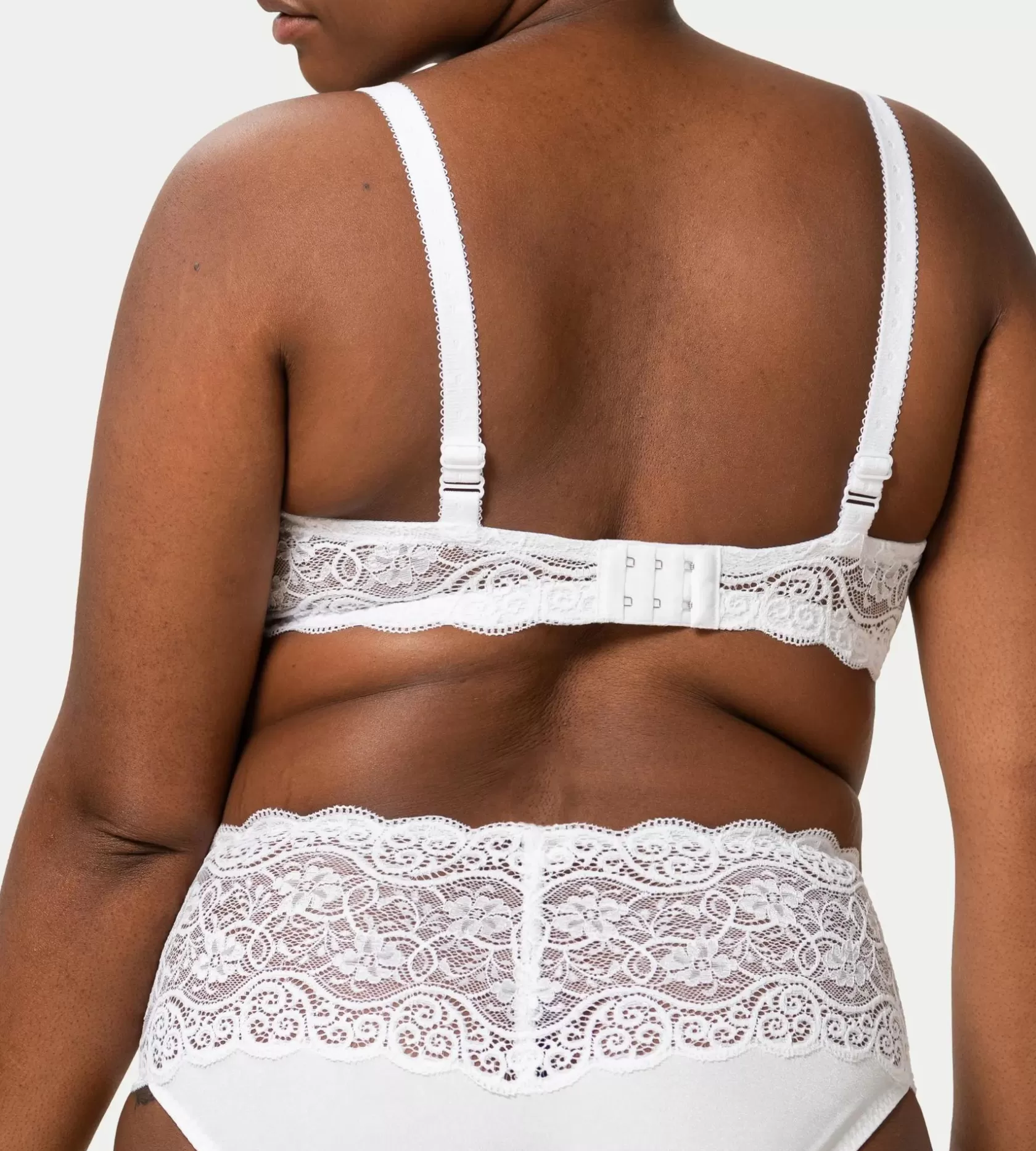 amourette__5-4.webp Triumph AMOURETTE 300 Best