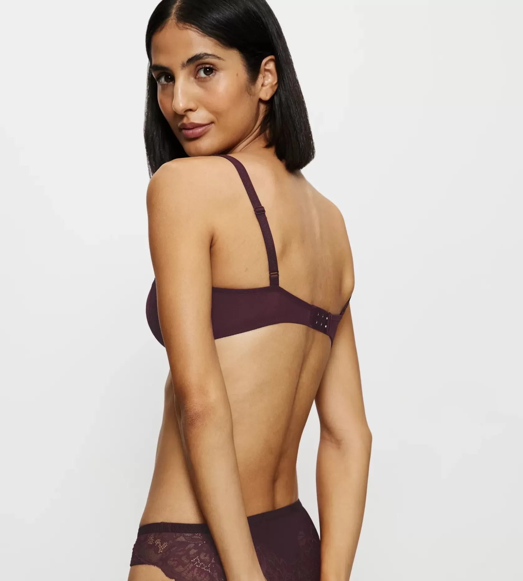 amourette_charm_5-34.webp Triumph AMOURETTE CHARM Burgundy Hot