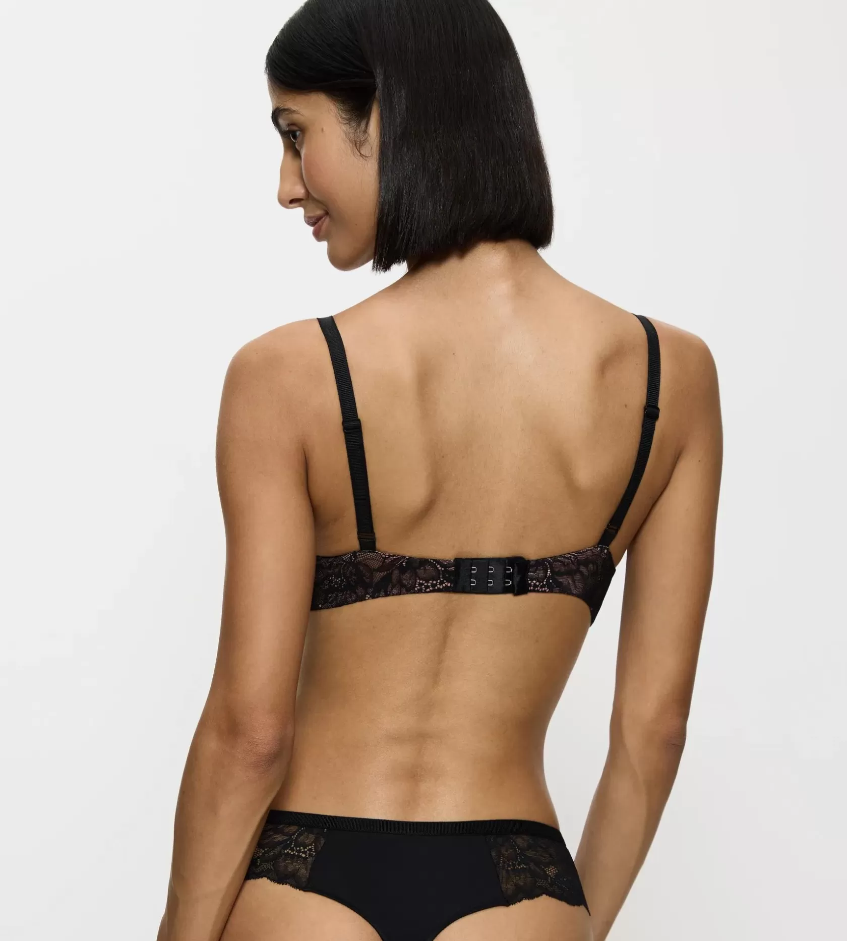 amourette_charm_5-38.webp Triumph AMOURETTE CHARM Black Sale