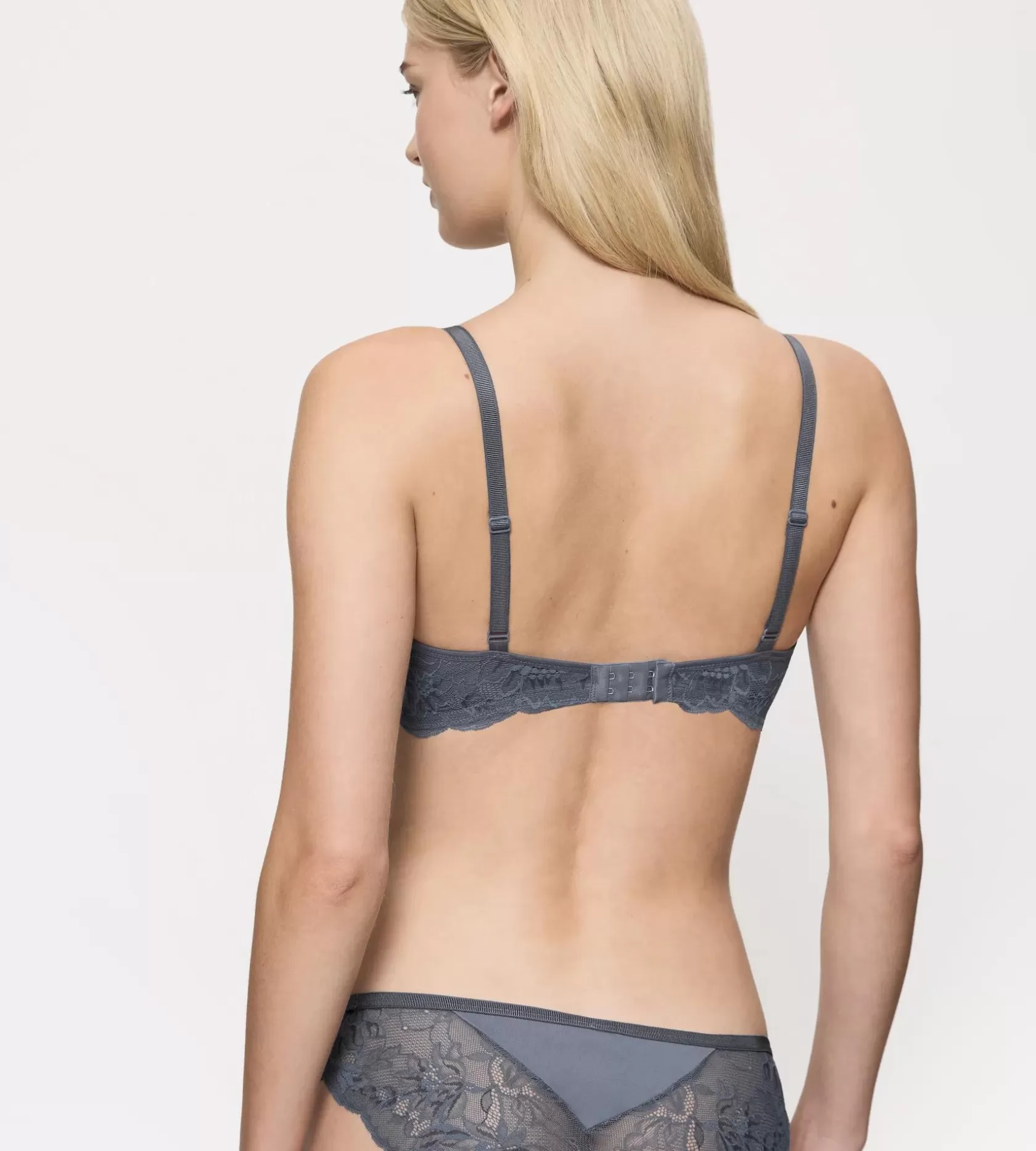 amourette_charm_5-43.webp Triumph AMOURETTE CHARM CloudyBlue Clearance