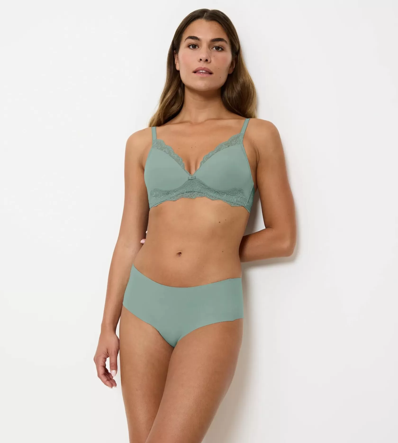 amourette_charm_6-18.webp Triumph AMOURETTE CHARM Abstinthe Store