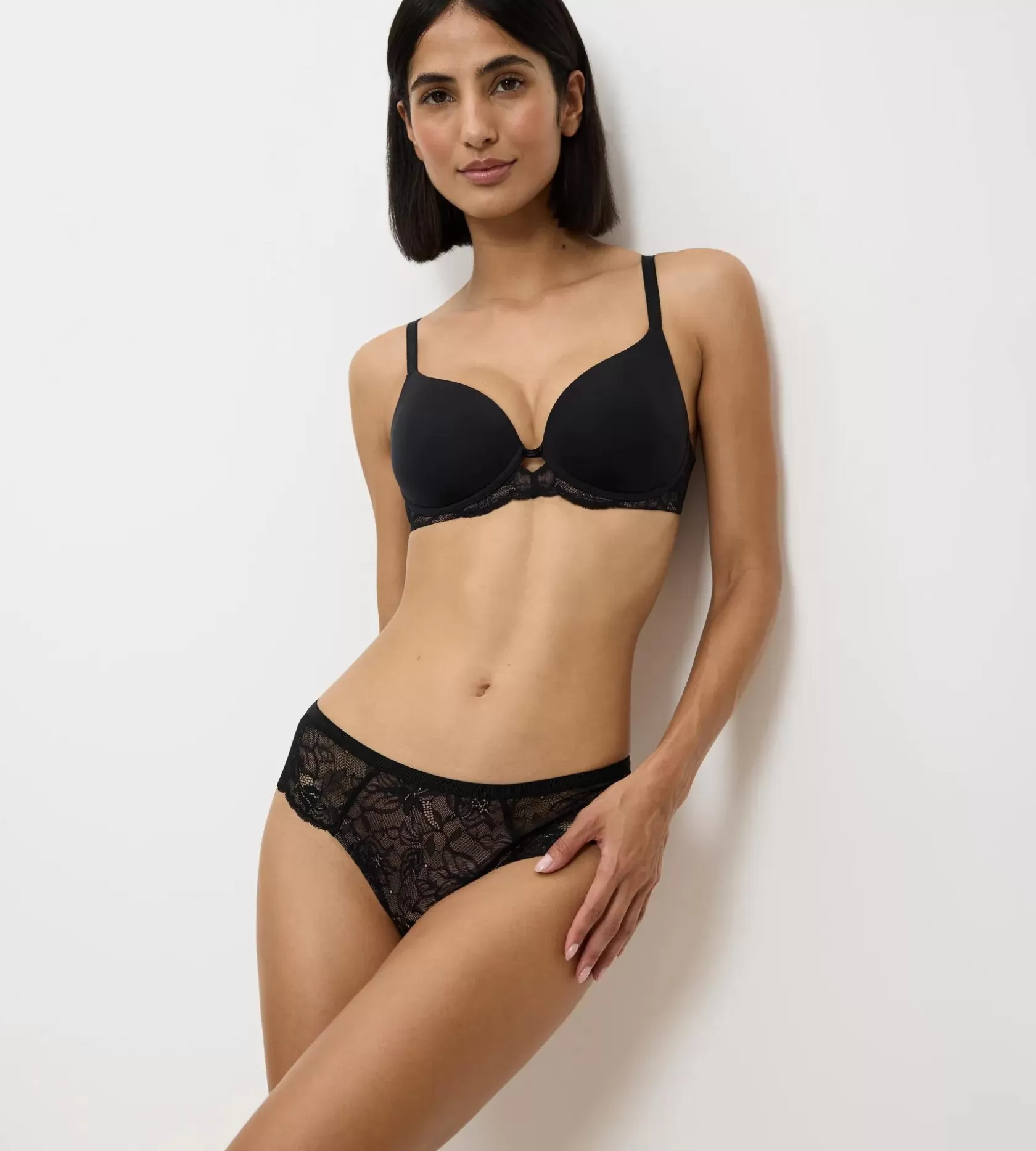 amourette_charm_6-38.webp Triumph AMOURETTE CHARM Black Sale