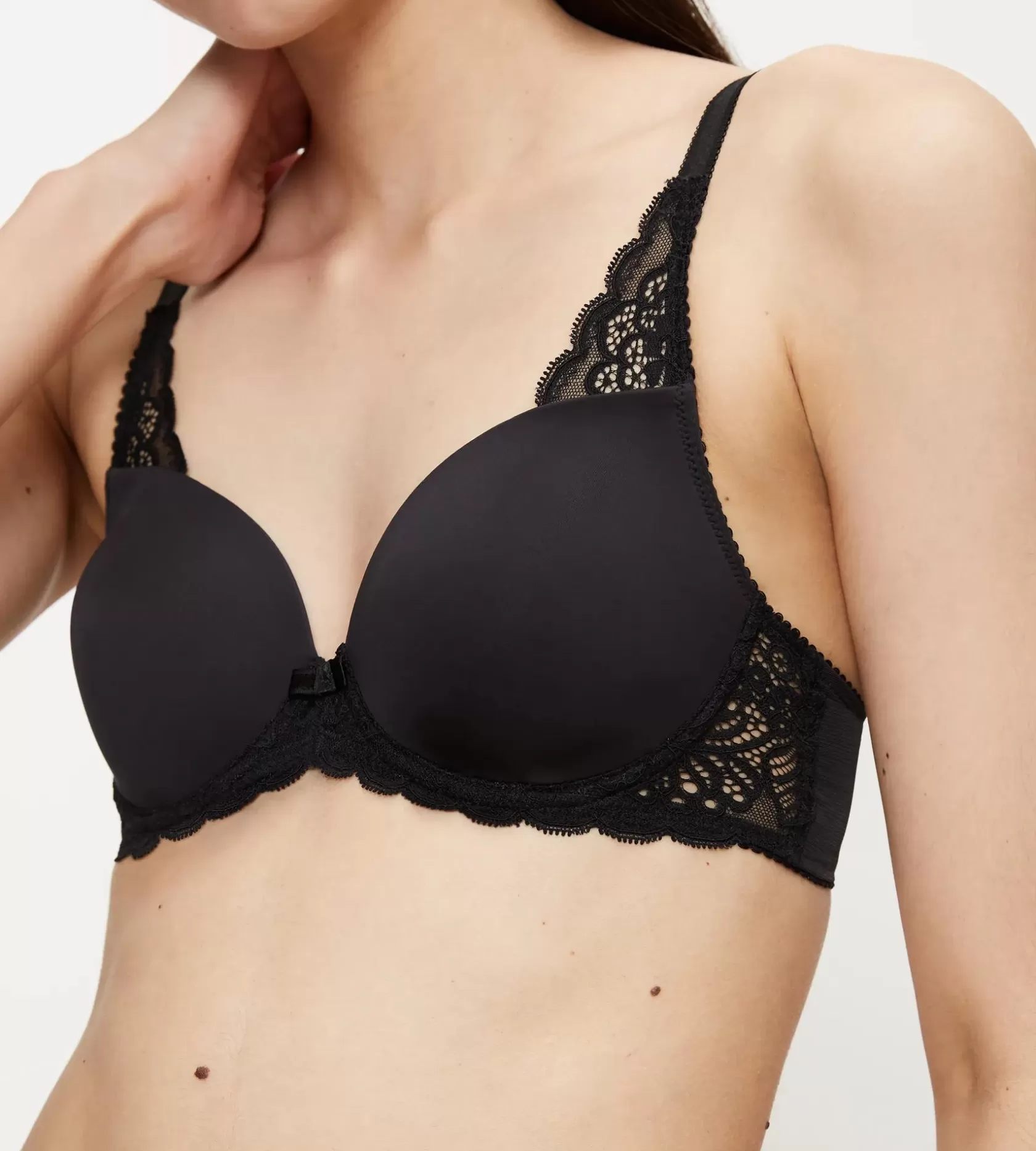 amourette_spotlight_7-5.webp Triumph AMOURETTE SPOTLIGHT Black Shop