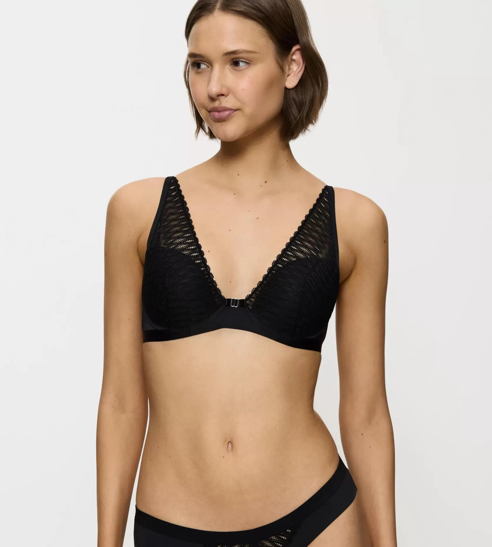 Triumph AURA SPOTLIGHT Black Discount