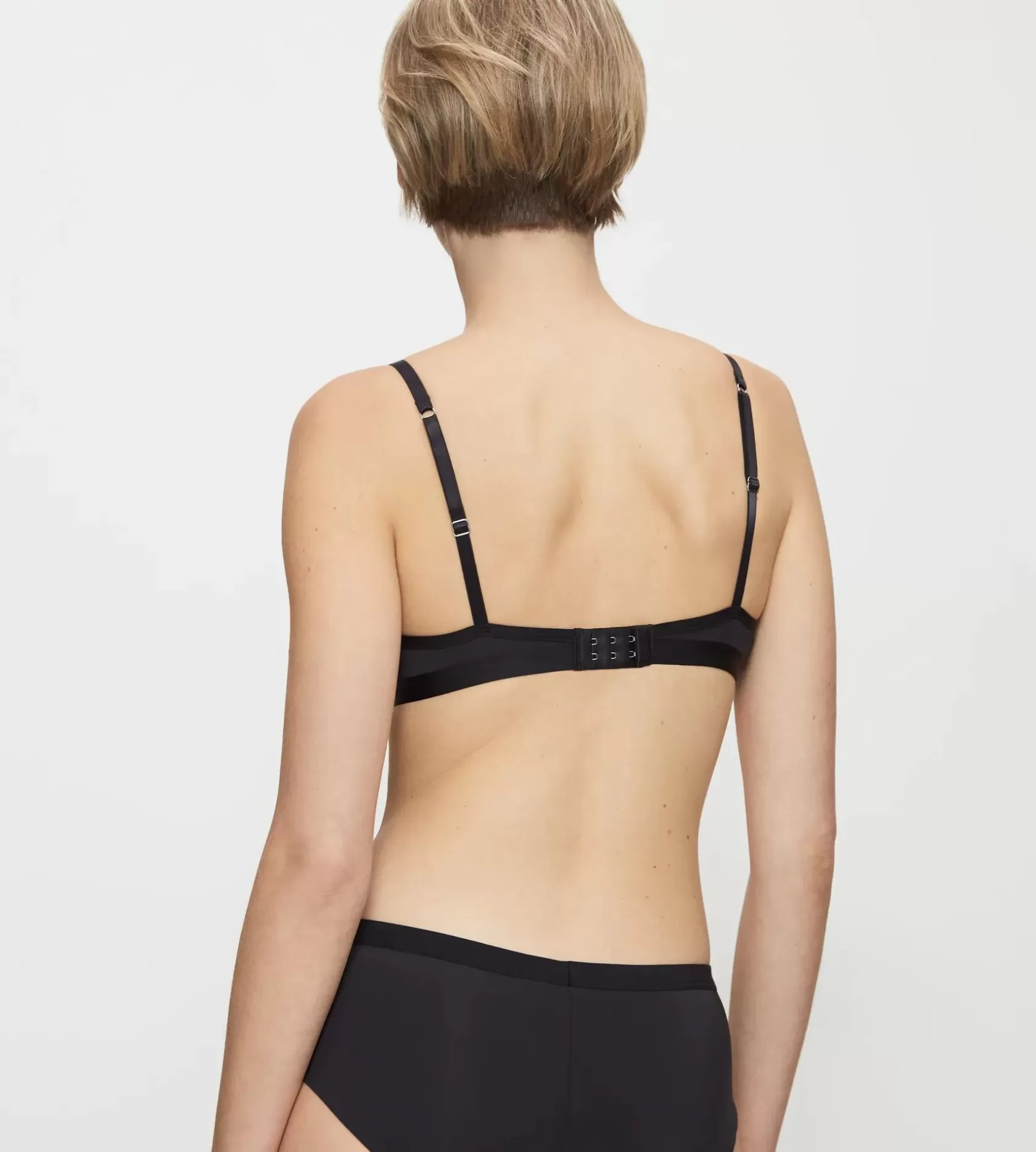 aura_spotlight_5-32.webp Triumph AURA SPOTLIGHT Black Fashion