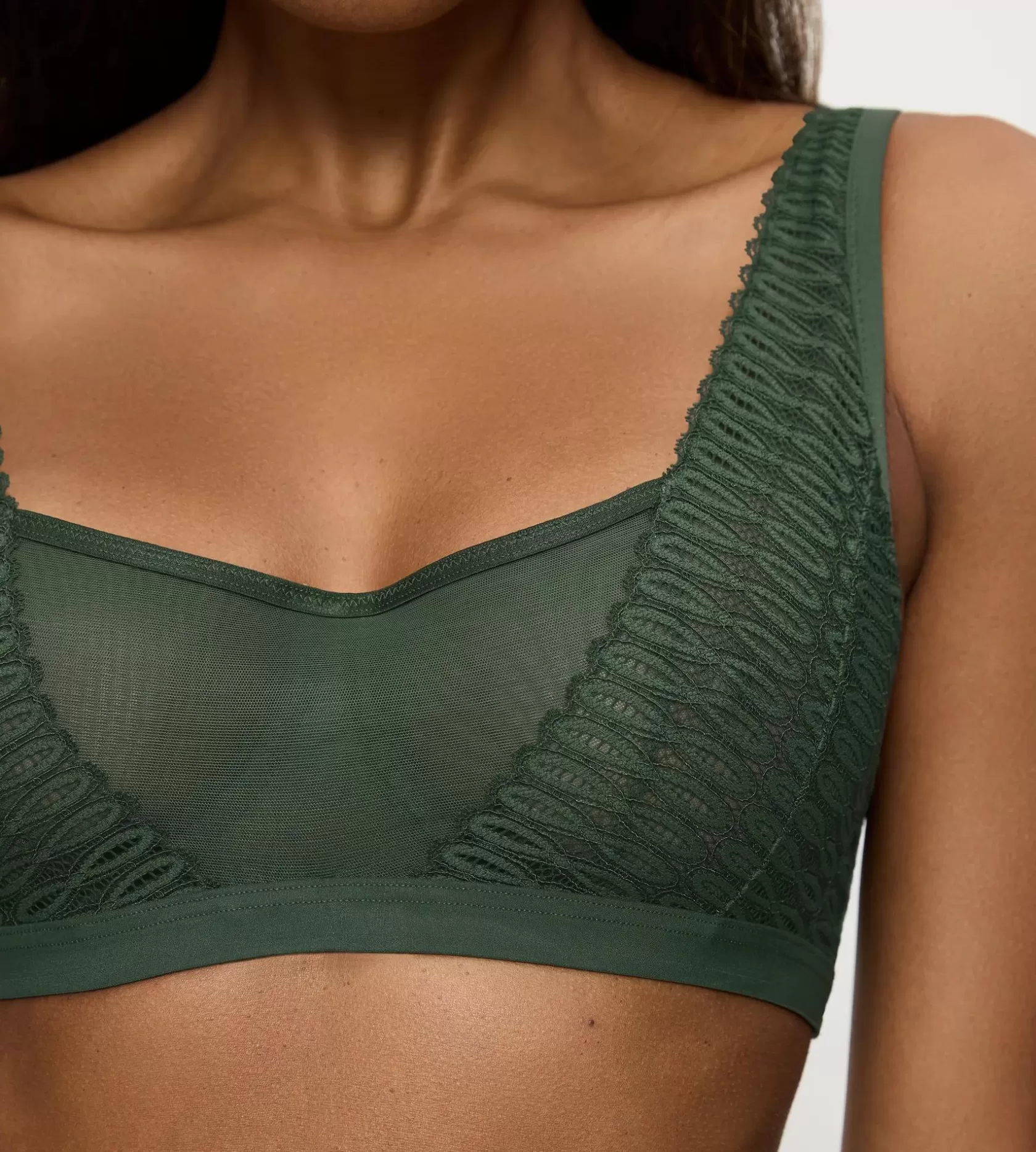 aura_spotlight_7-23.webp Triumph AURA SPOTLIGHT Greenkiss Best Sale