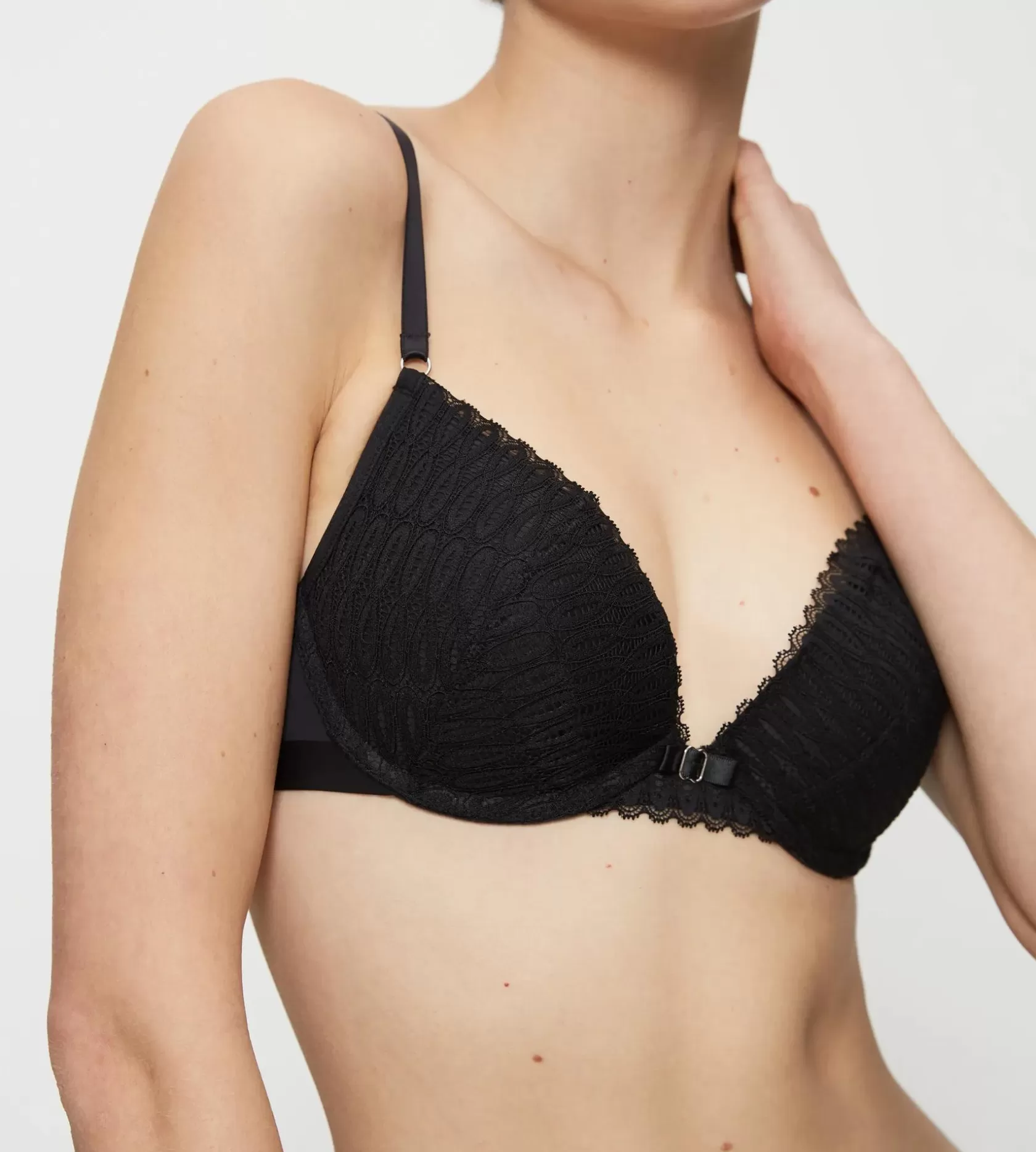 aura_spotlight_7-32.webp Triumph AURA SPOTLIGHT Black Fashion