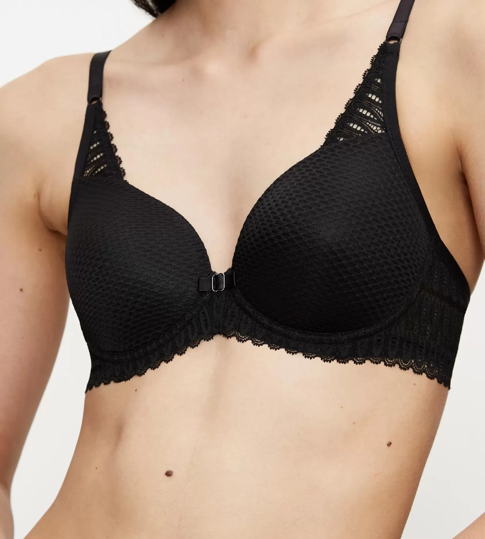 aura_spotlight_7-33.webp Triumph AURA SPOTLIGHT Black Sale