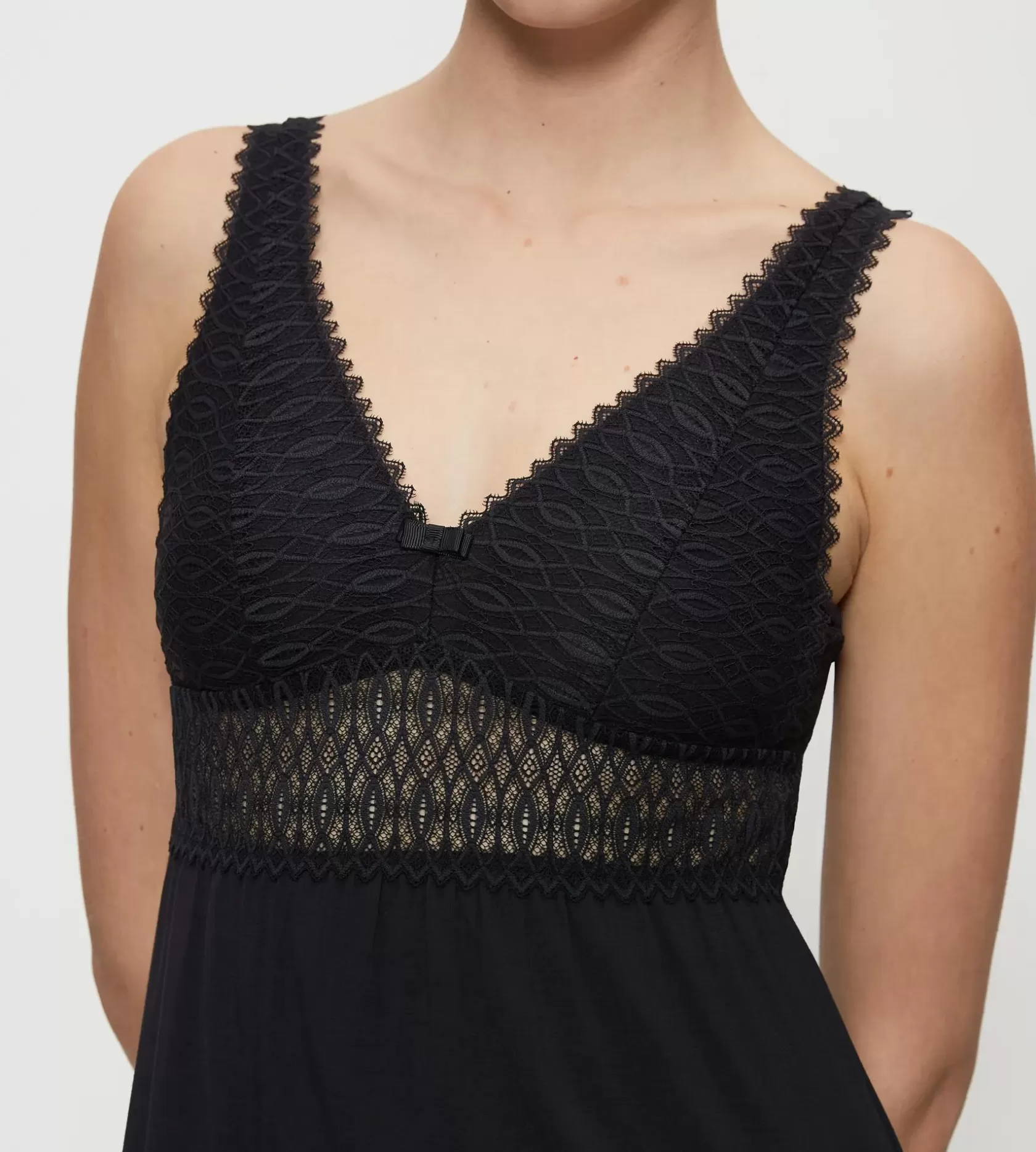 aura_spotlight_7-6.webp Triumph AURA SPOTLIGHT Black Online