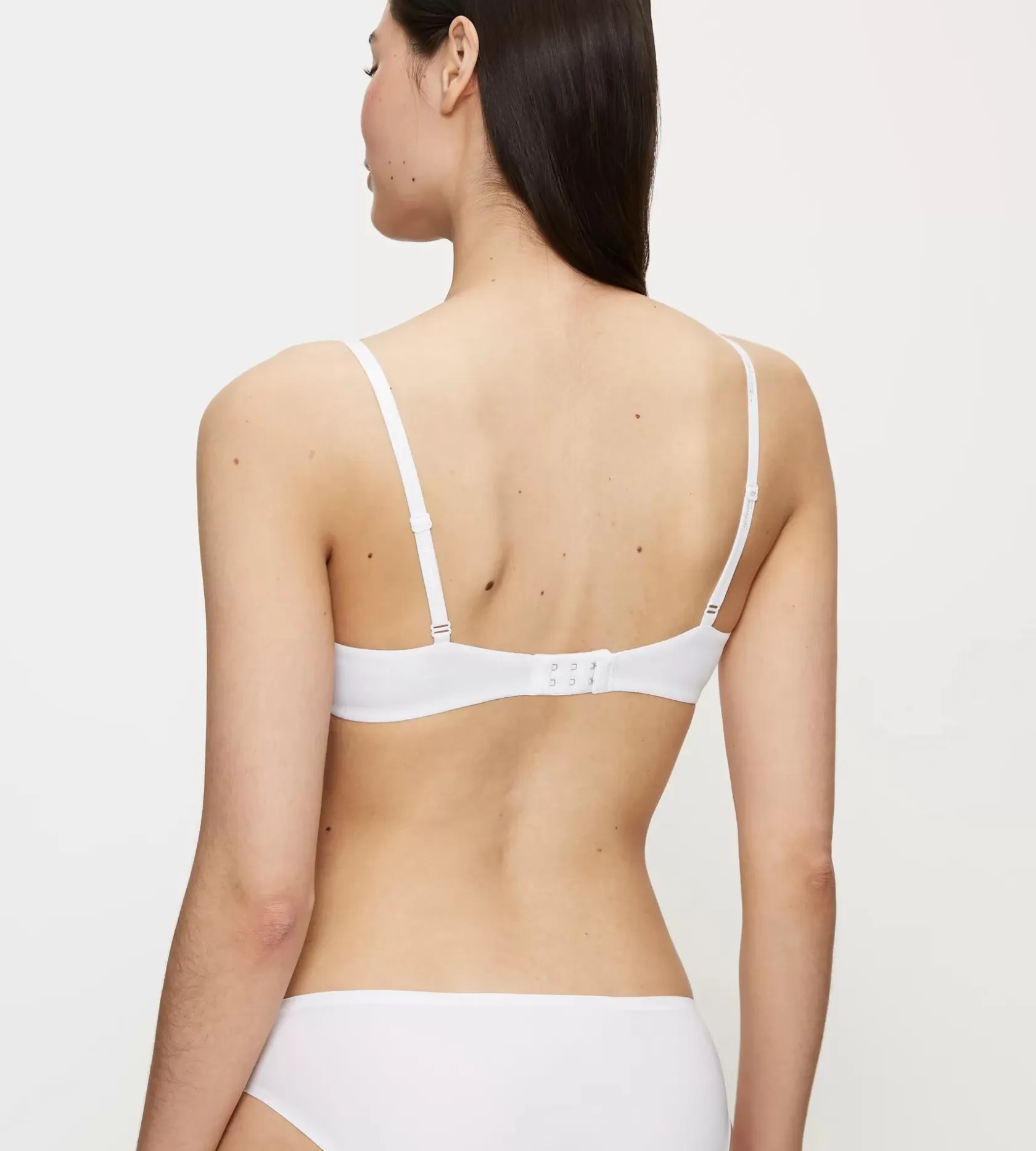 body_makeup_5.webp Triumph BODY MAKE-UP White Online