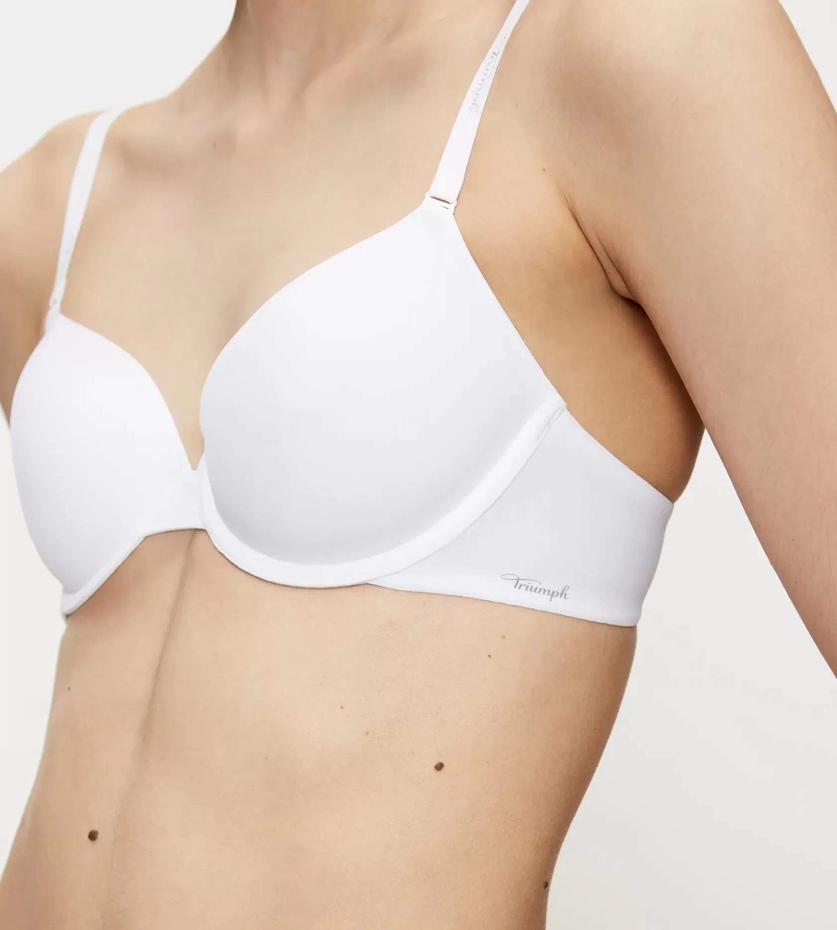 body_makeup_7.webp Triumph BODY MAKE-UP White Online