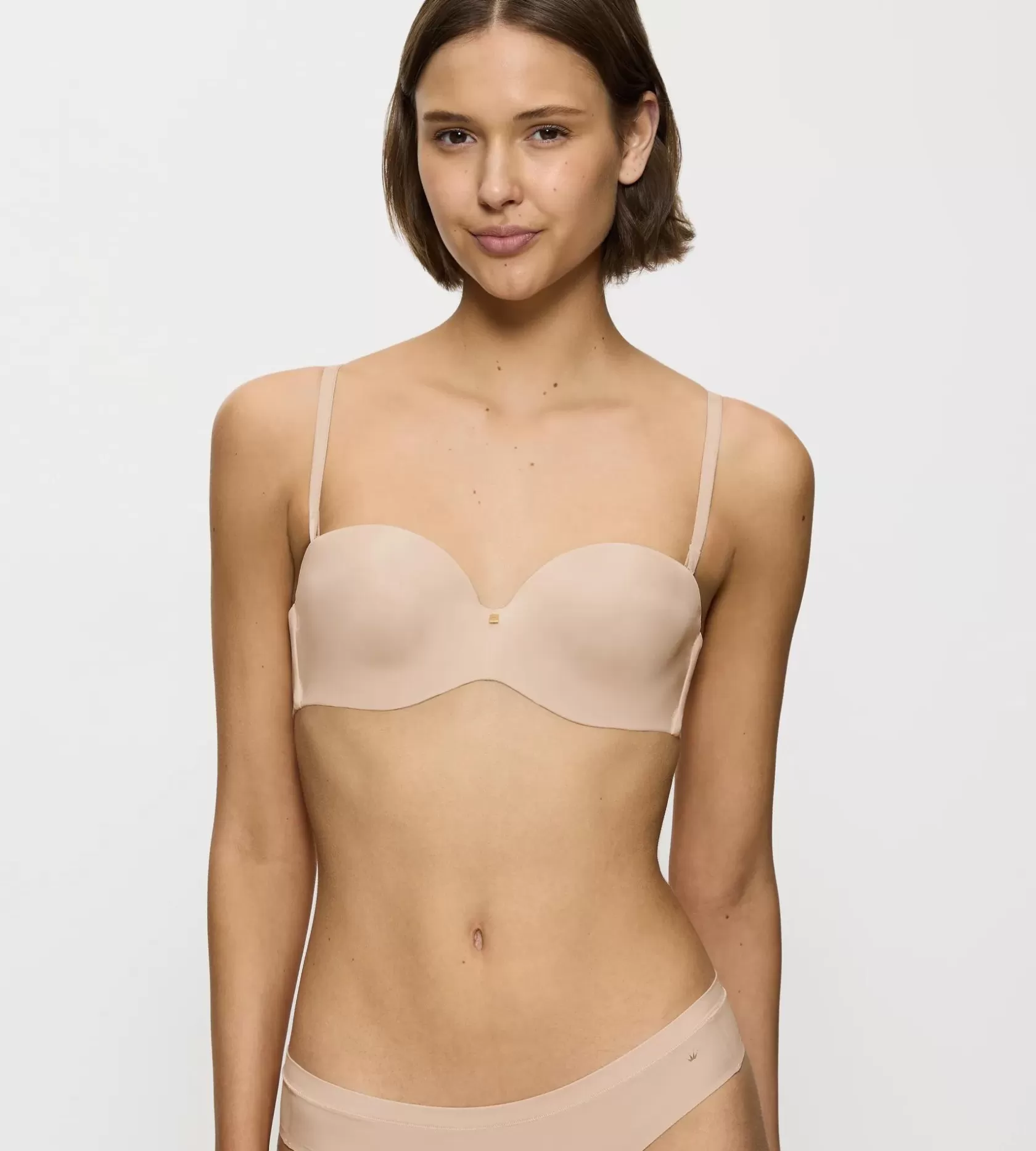 body_makeup_essentials_4-11.webp Triumph BODY MAKE-UP ESSENTIALS NudeBeige Clearance