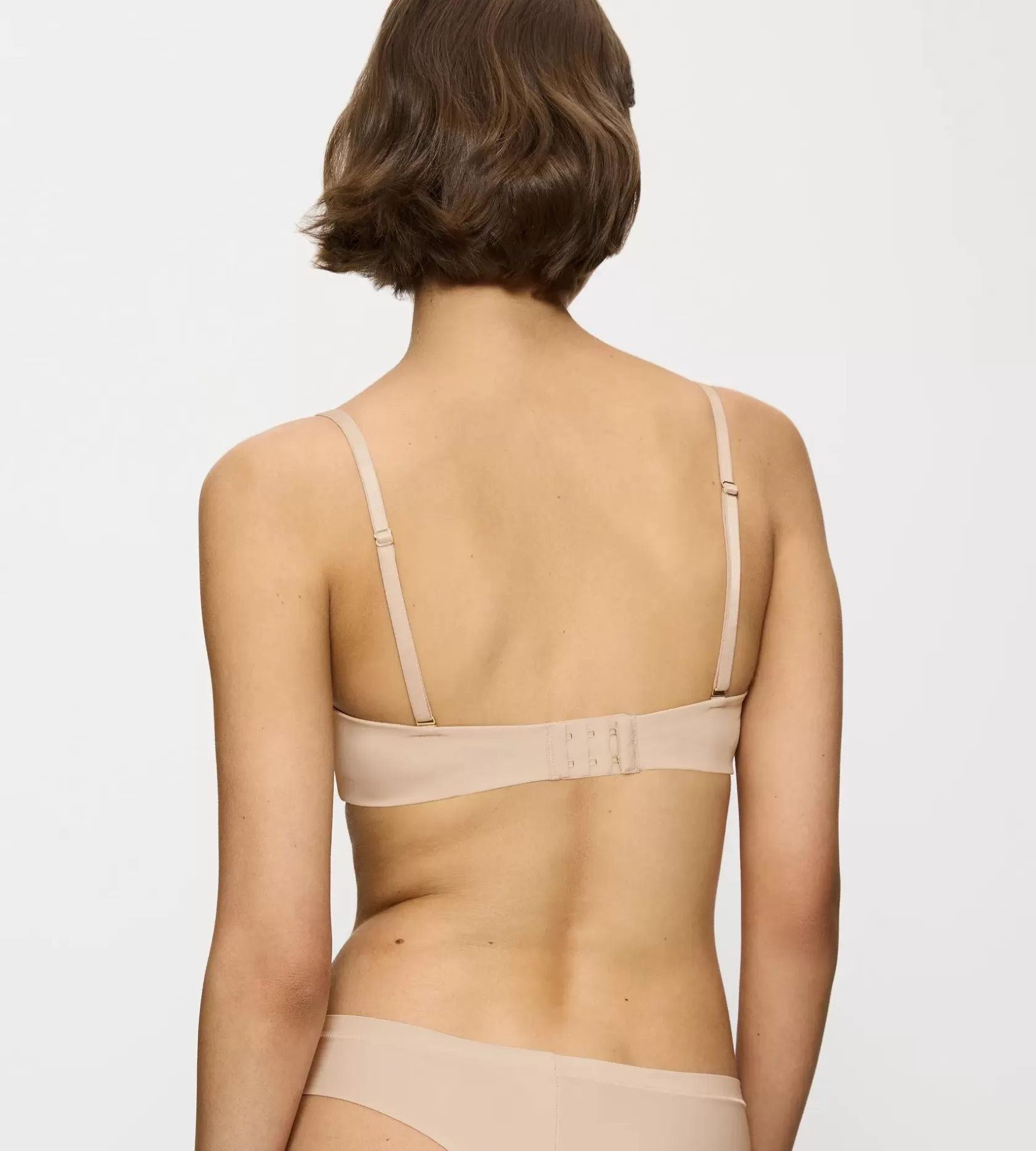 body_makeup_essentials_5-11.webp Triumph BODY MAKE-UP ESSENTIALS NudeBeige Clearance