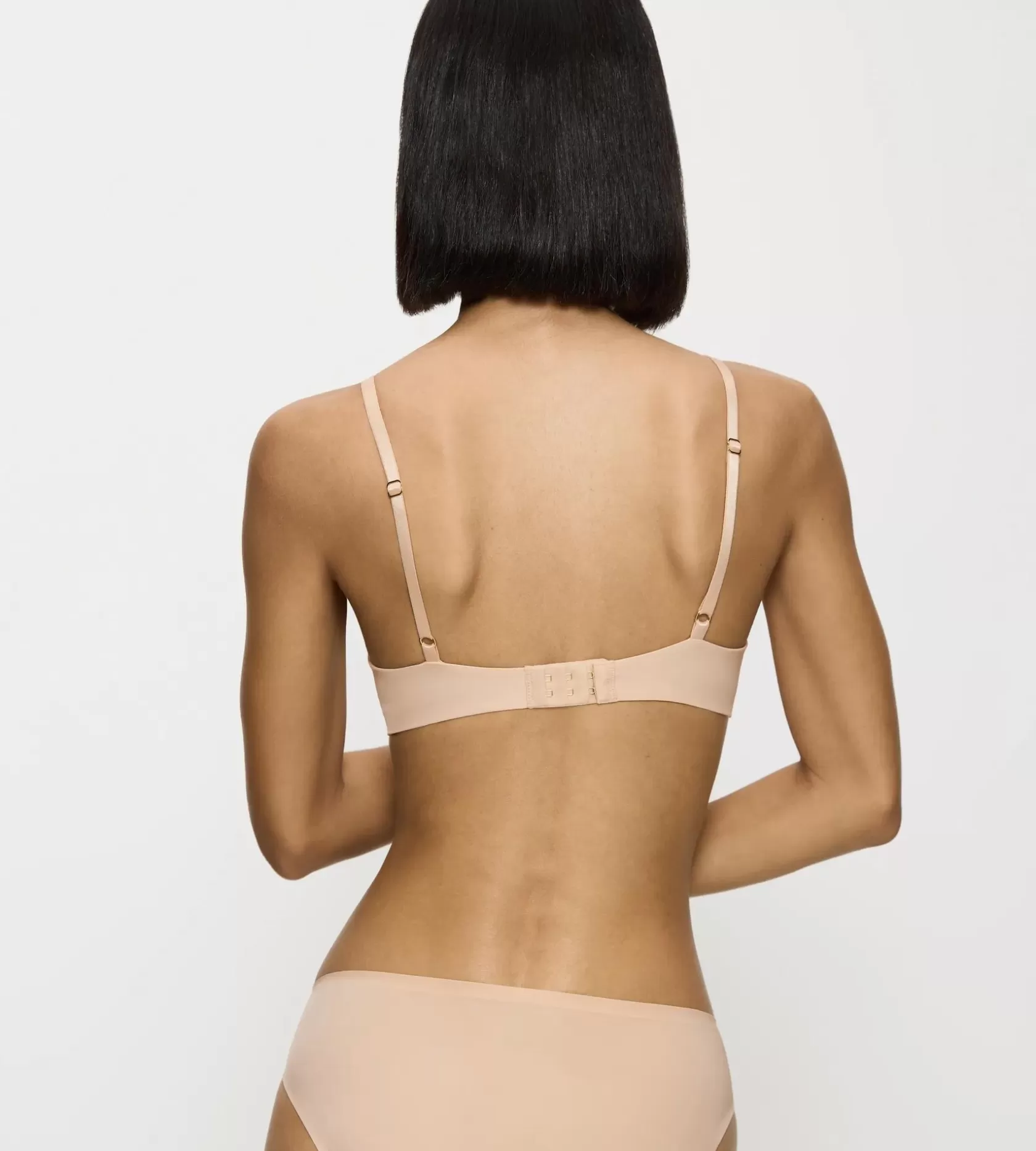 body_makeup_essentials_5-14.webp Triumph BODY MAKE-UP ESSENTIALS NudeBeige Discount