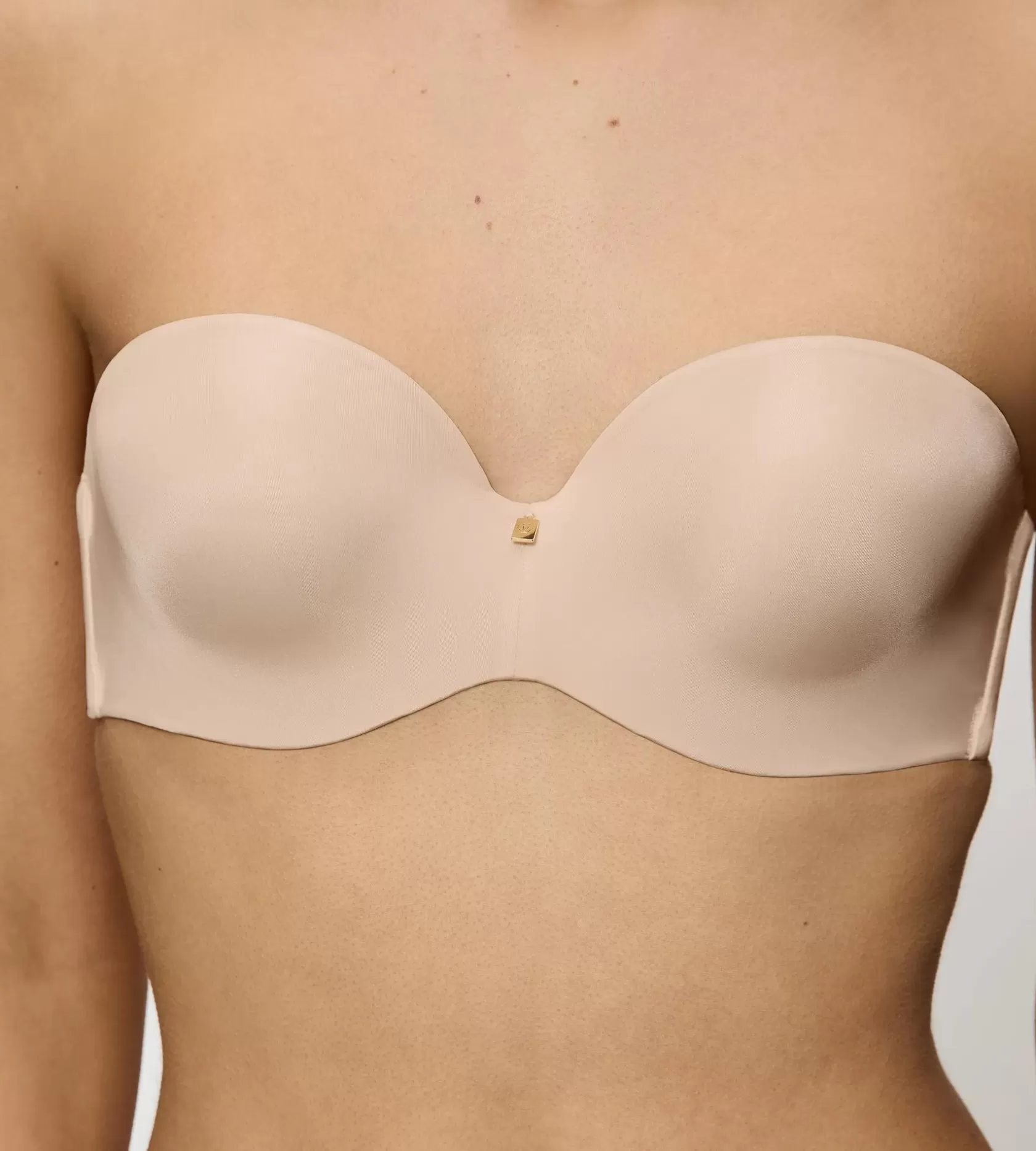 body_makeup_essentials_7-11.webp Triumph BODY MAKE-UP ESSENTIALS NudeBeige Clearance