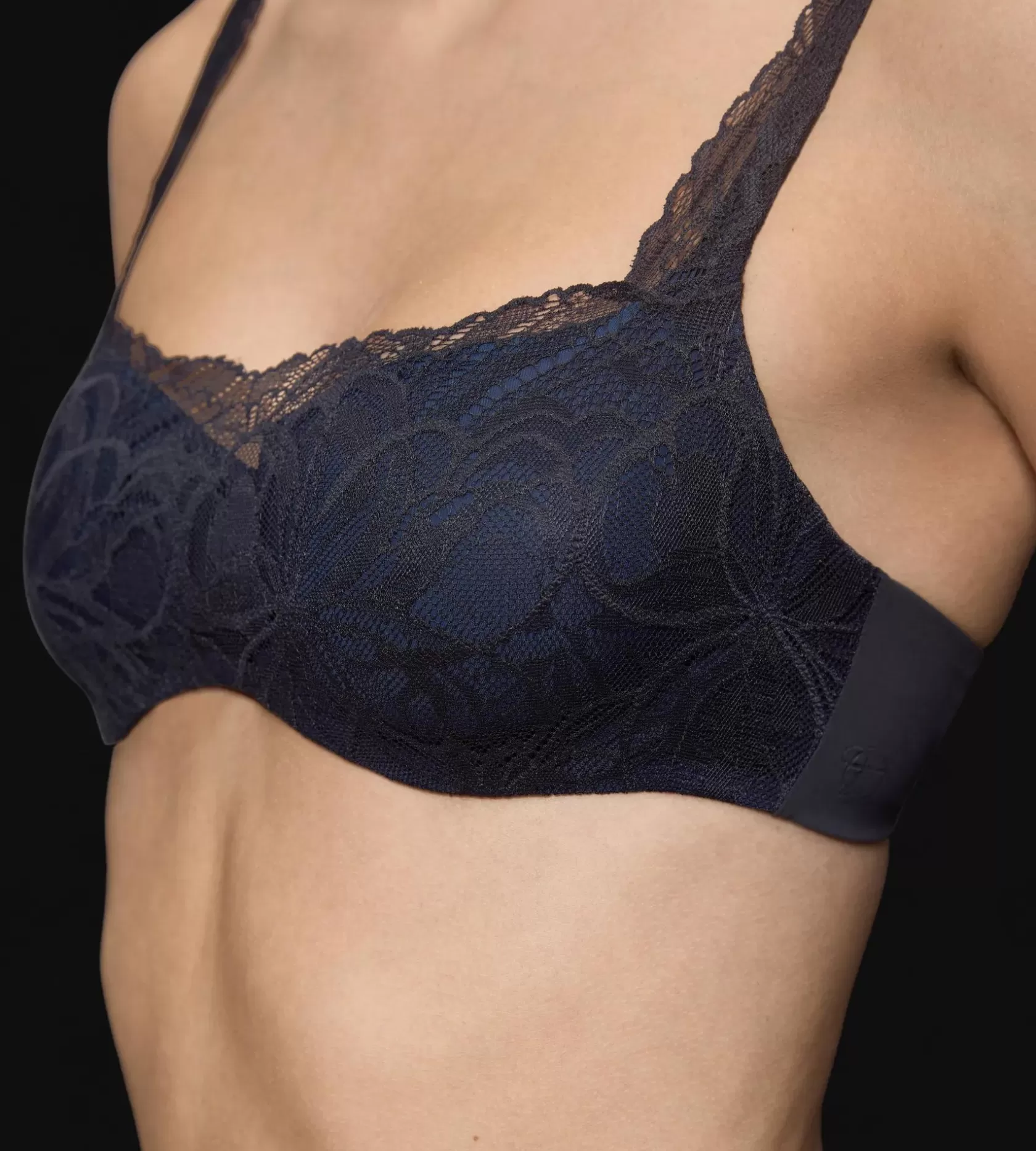 body_makeup_illusion_lace_7-12.webp Triumph BODY MAKE-UP ILLUSION LACE Black Outlet