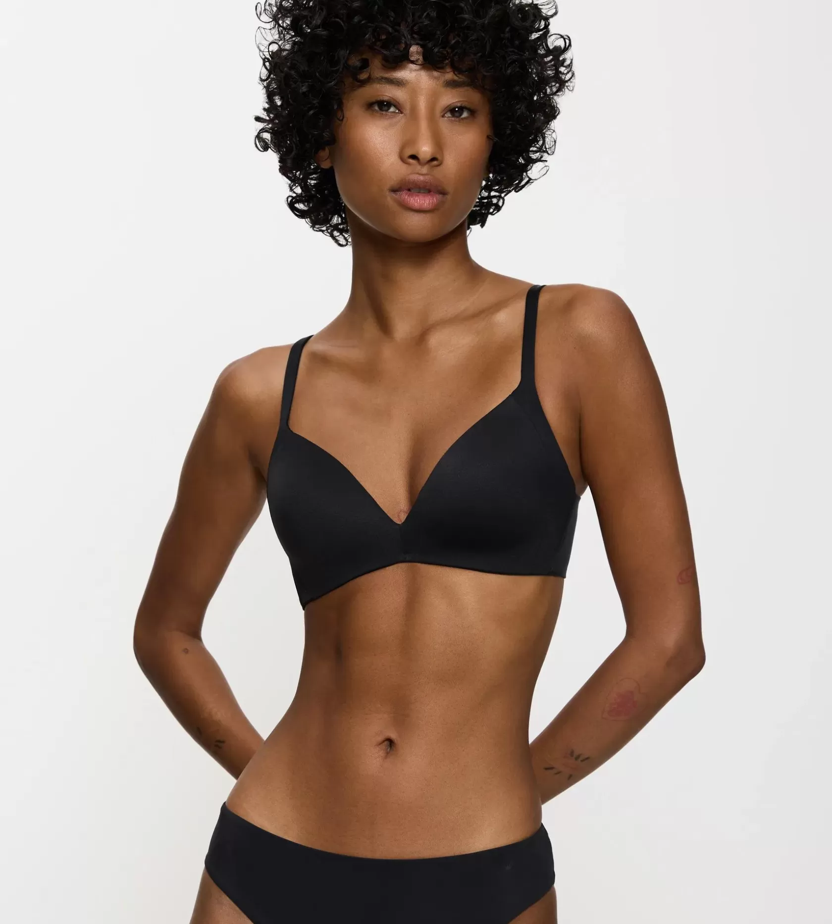 Triumph BODY MAKE-UP SOFT TOUCH Black Hot