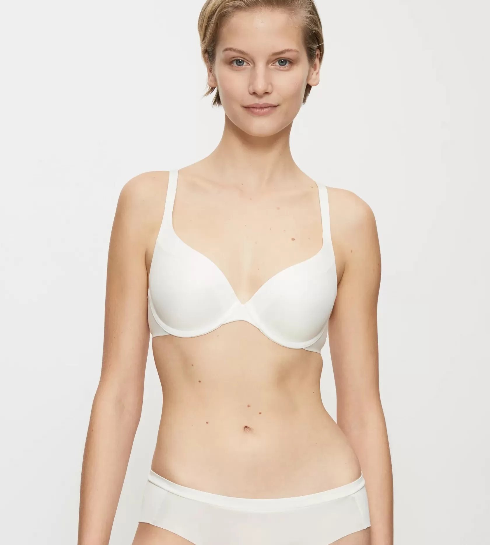 Triumph BODY MAKE-UP SOFT TOUCH Vanille Flash Sale