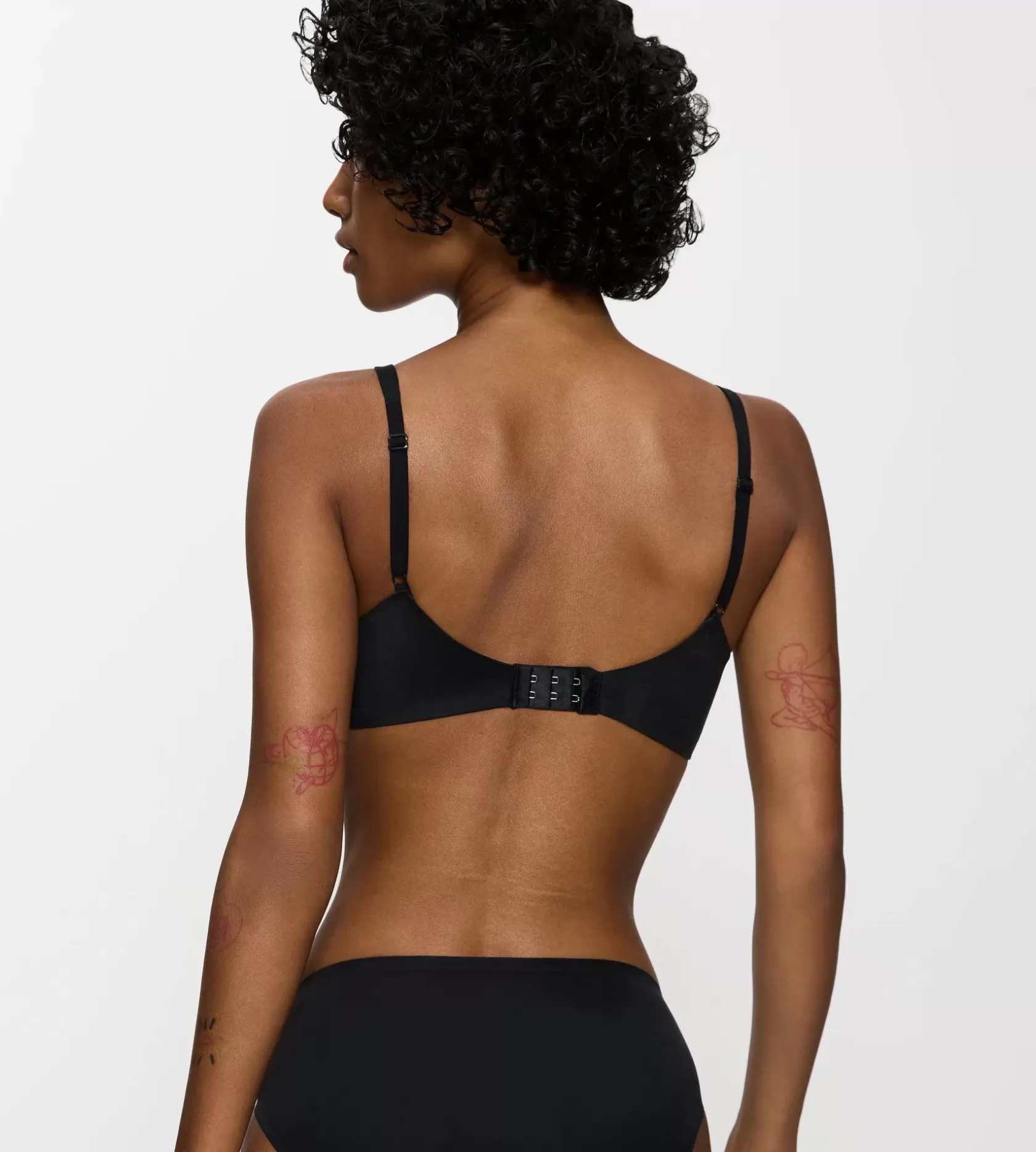 body_makeup_soft_touch_5-6.webp Triumph BODY MAKE-UP SOFT TOUCH Black Hot