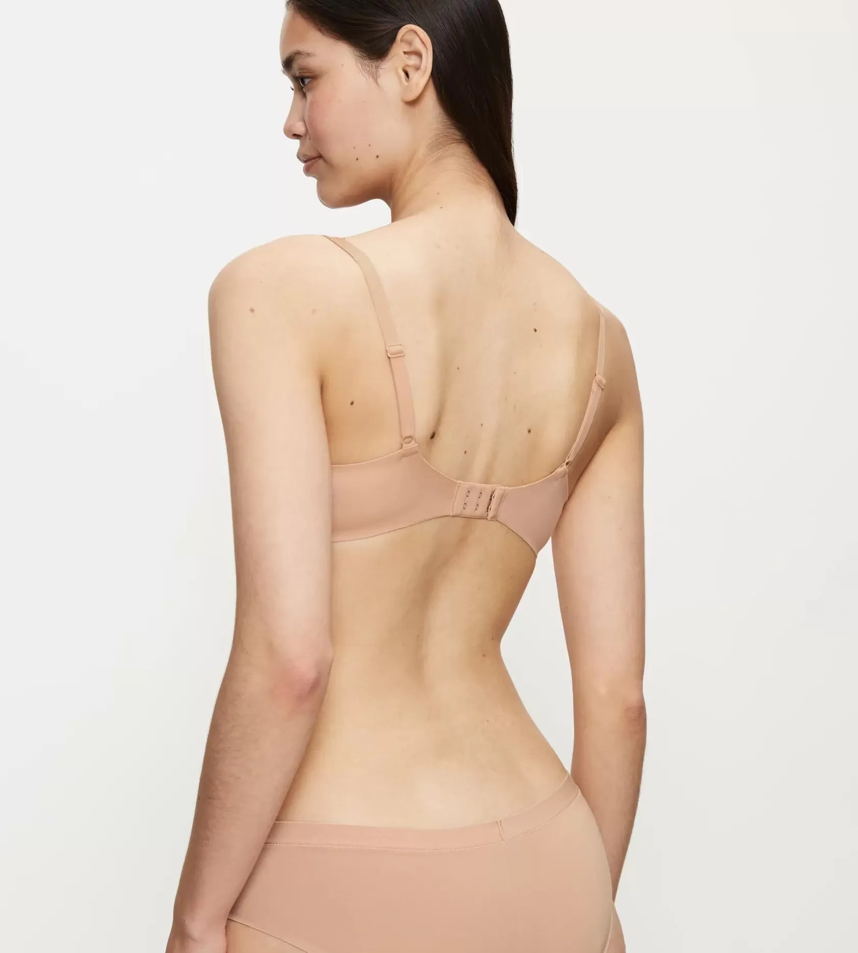 body_makeup_soft_touch_5-9.webp Triumph BODY MAKE-UP SOFT TOUCH NeutralBeige Best