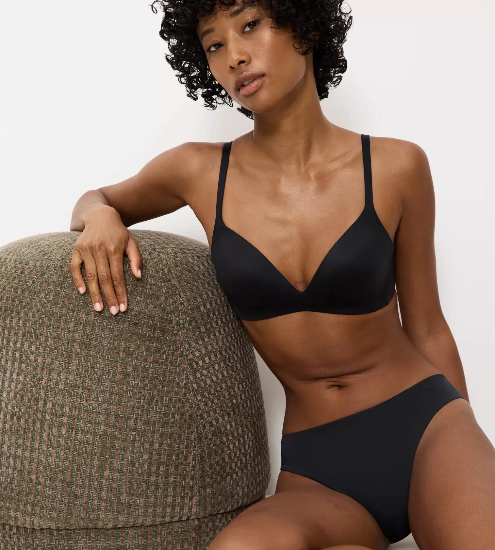 body_makeup_soft_touch_6-6.webp Triumph BODY MAKE-UP SOFT TOUCH Black Hot