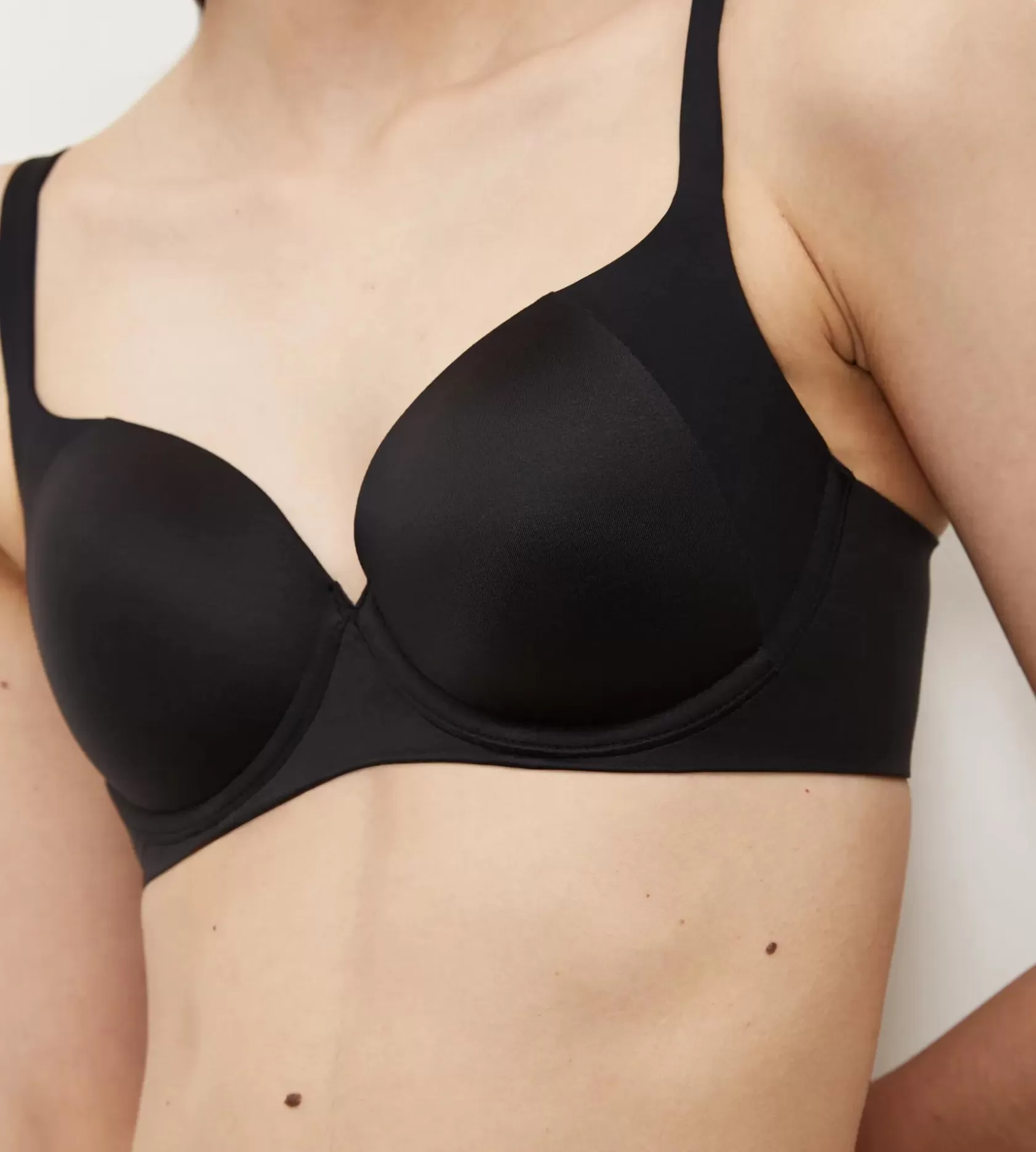 body_makeup_soft_touch_7-12.webp Triumph BODY MAKE-UP SOFT TOUCH Black Store