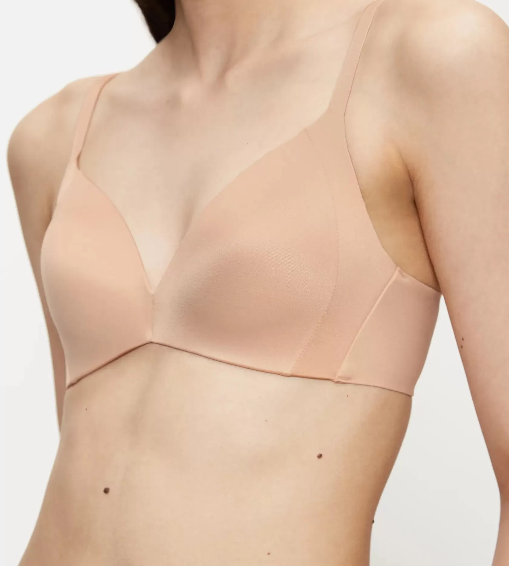 body_makeup_soft_touch_7-5.webp Triumph BODY MAKE-UP SOFT TOUCH NeutralBeige Store