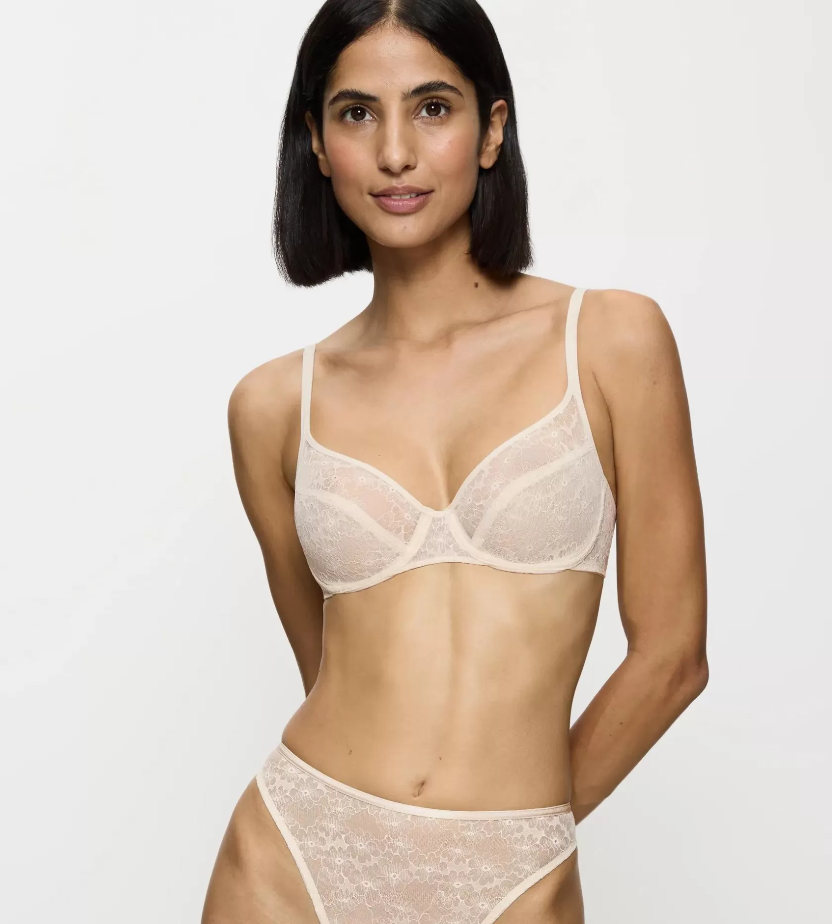 Triumph BRIGHT SPOTLIGHT CreamyDream Hot