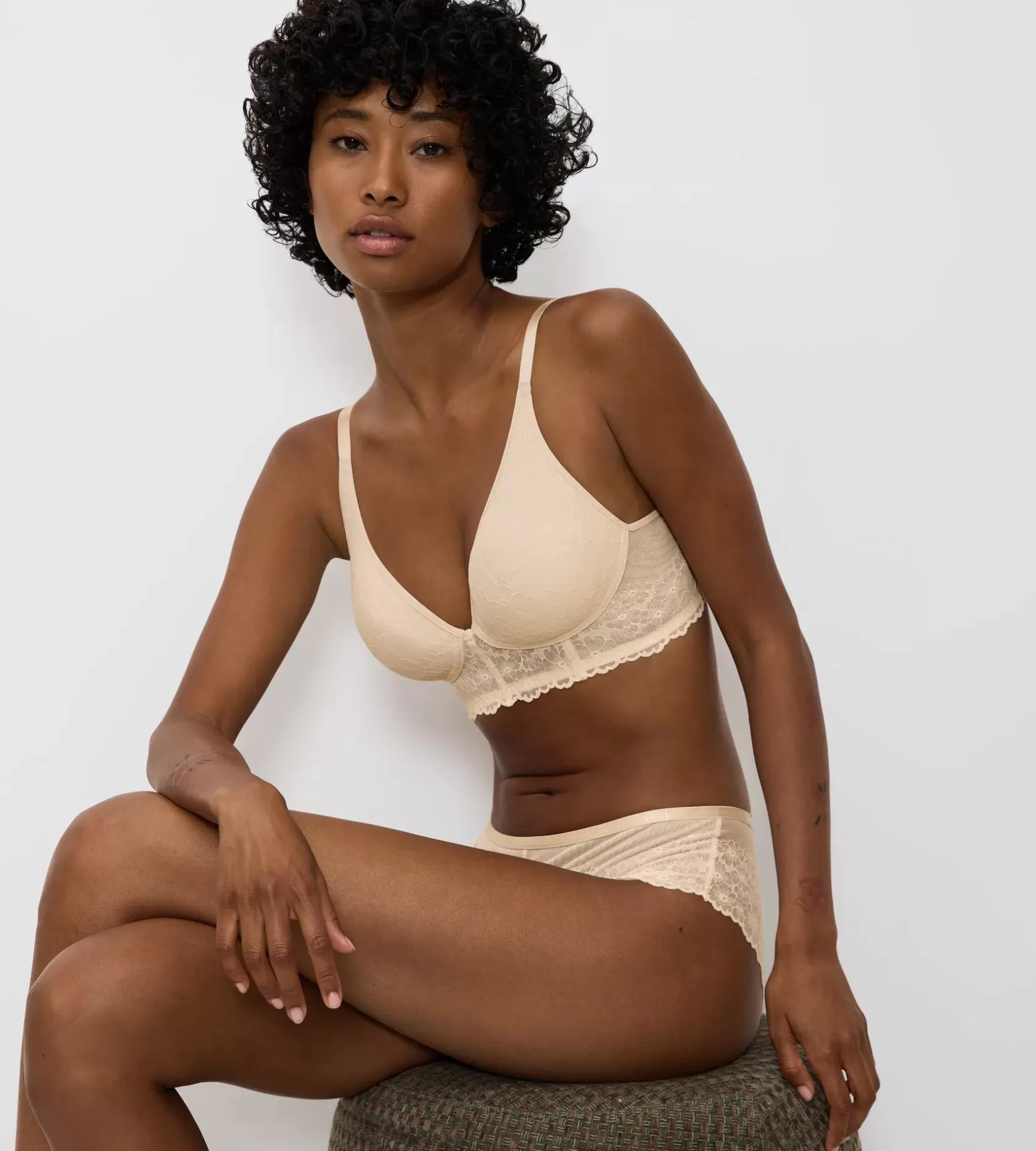 bright_spotlight_6-9.webp Triumph BRIGHT SPOTLIGHT CreamyDream Hot