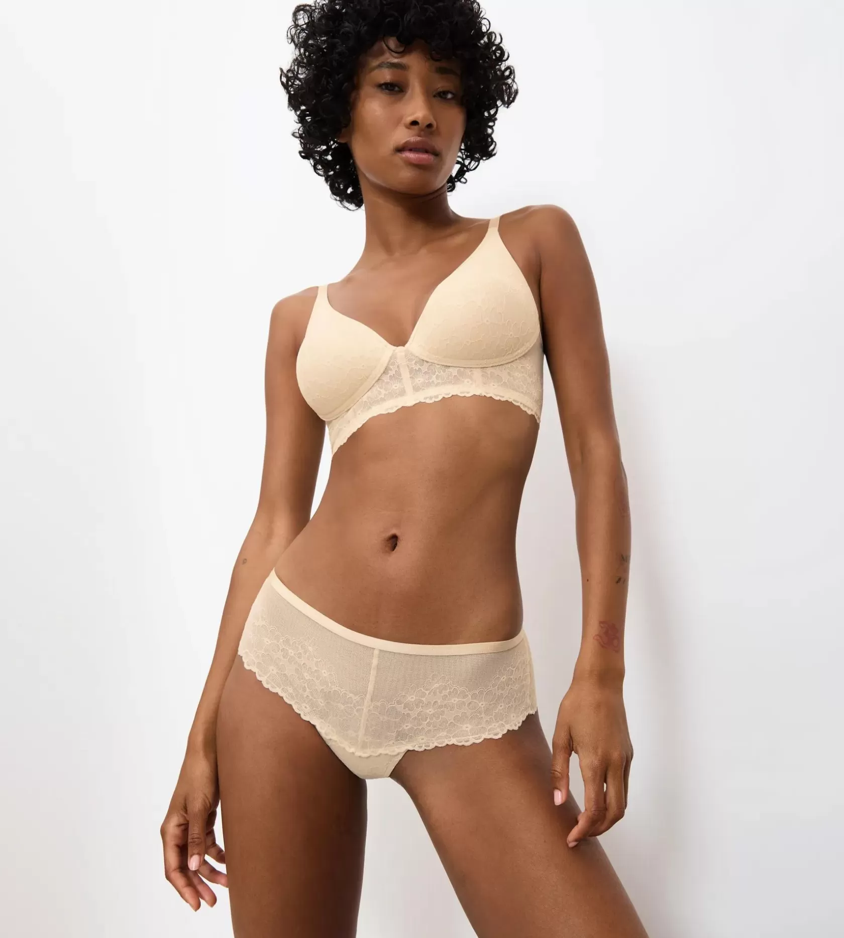 bright_spotlight_6.webp Triumph BRIGHT SPOTLIGHT Sale