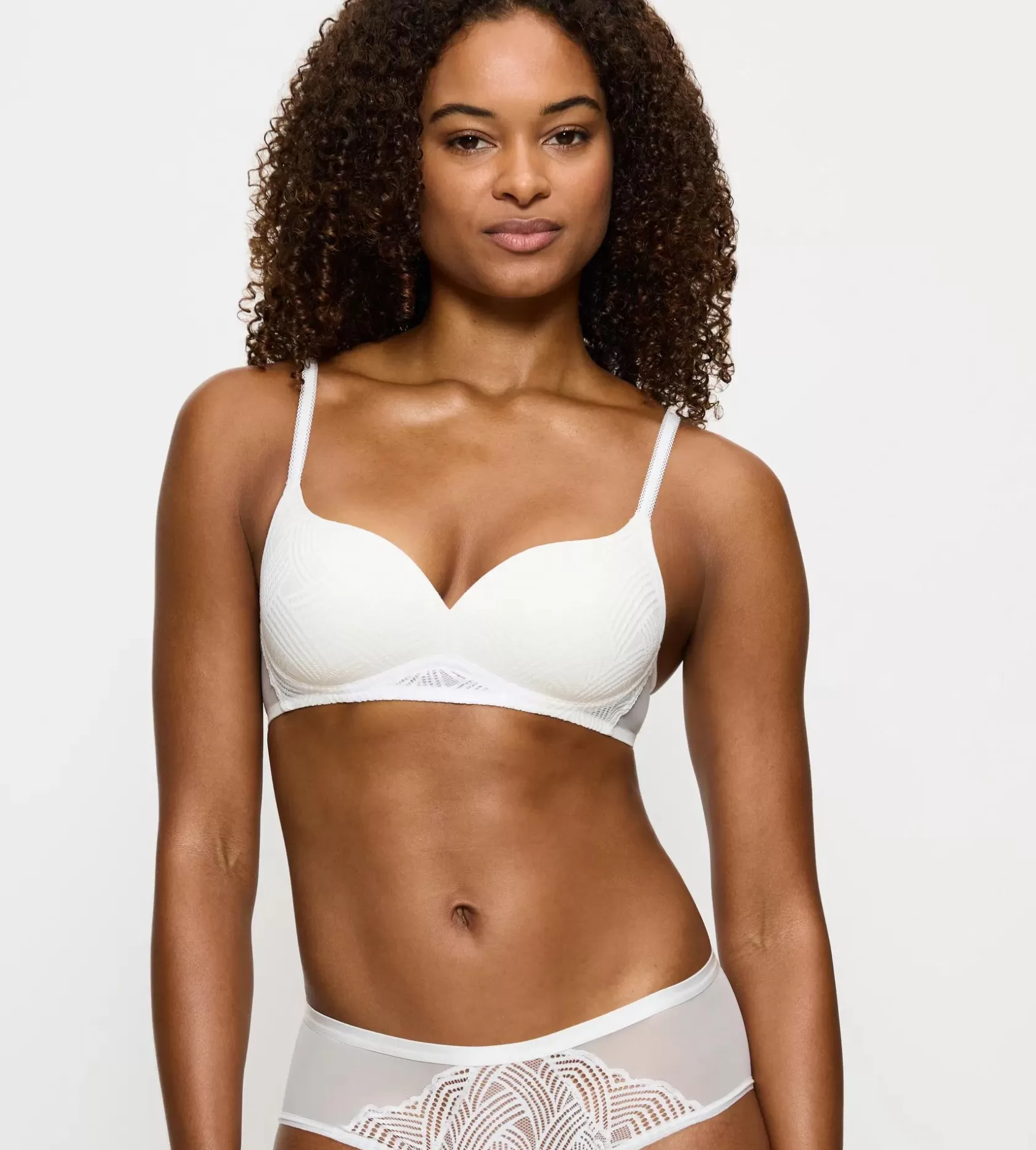 Triumph DELIGHTFUL SPOTLIGHT SilkWhite Best