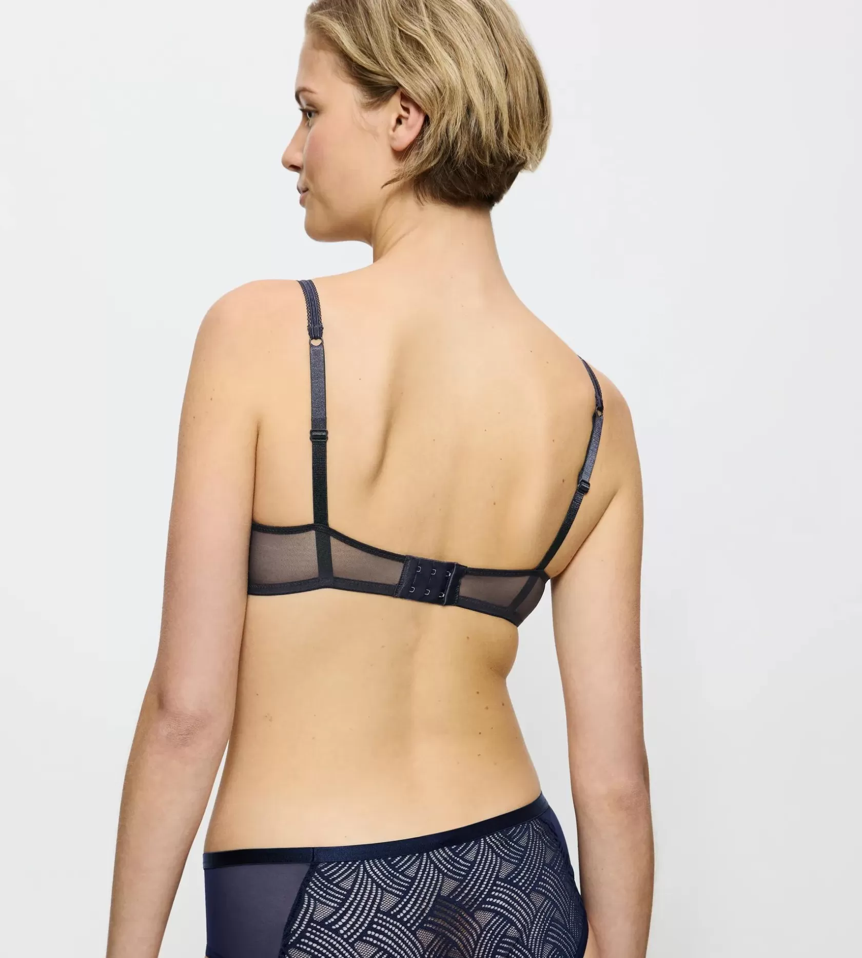 delightful_spotlight_5-11.webp Triumph DELIGHTFUL SPOTLIGHT DarkBlue New