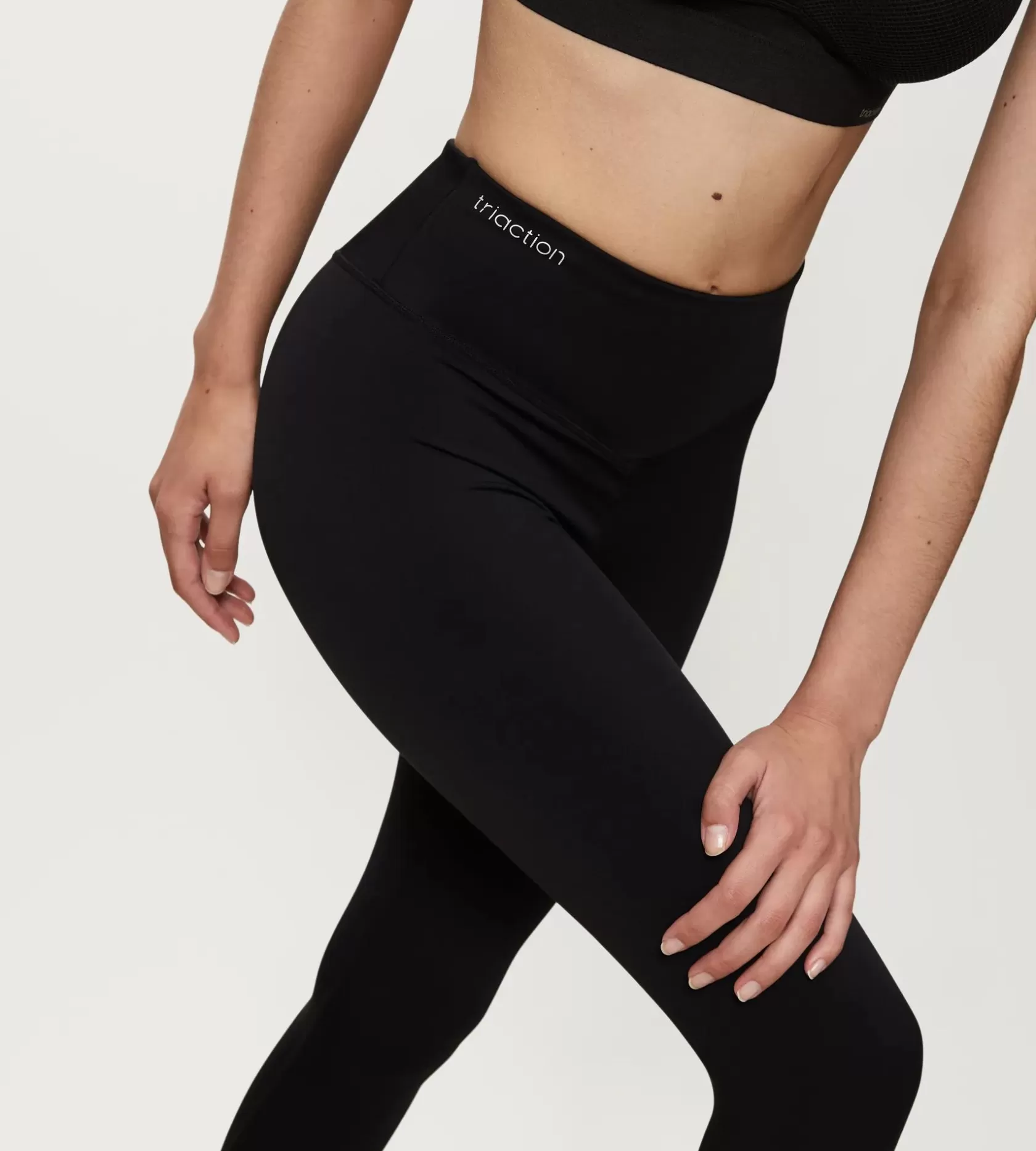 dl_rtw_aw_7.webp Triumph DL RTW AW22 Black New