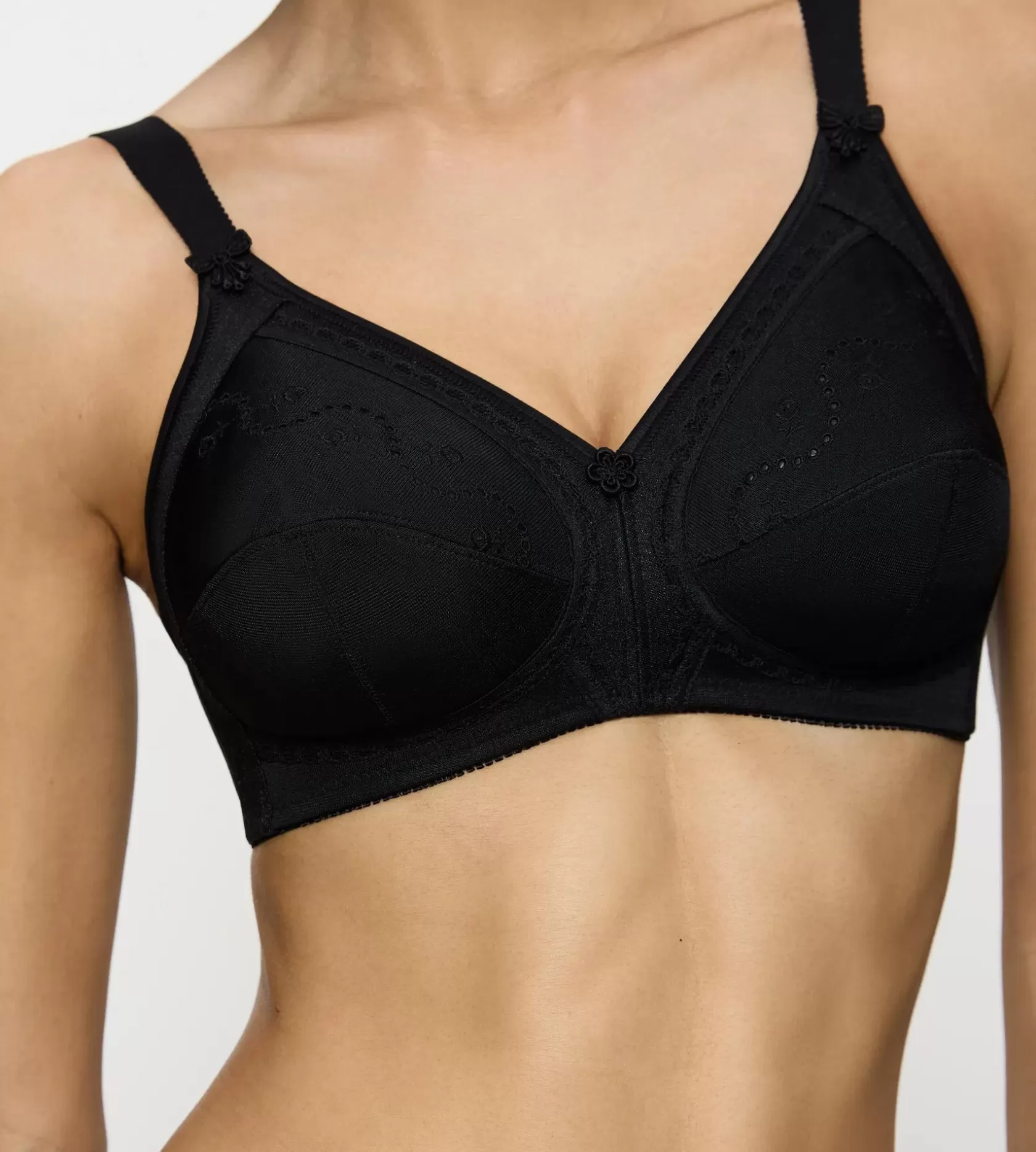 doreen__cotton__7-2.webp Triumph DOREEN + COTTON 01 Black Hot