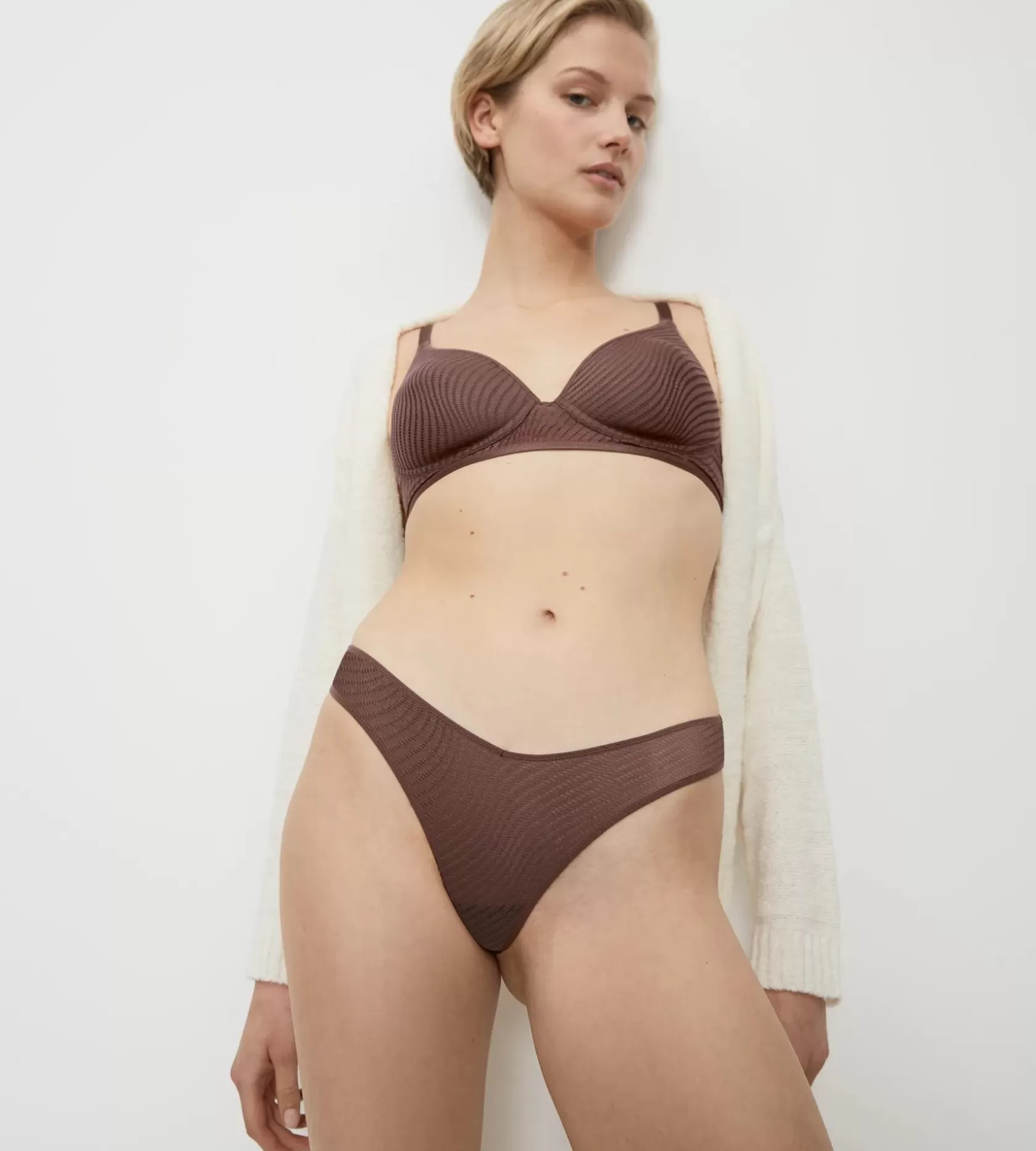 harmony_spotlight_6-6.webp Triumph HARMONY SPOTLIGHT CocoaSugar Sale