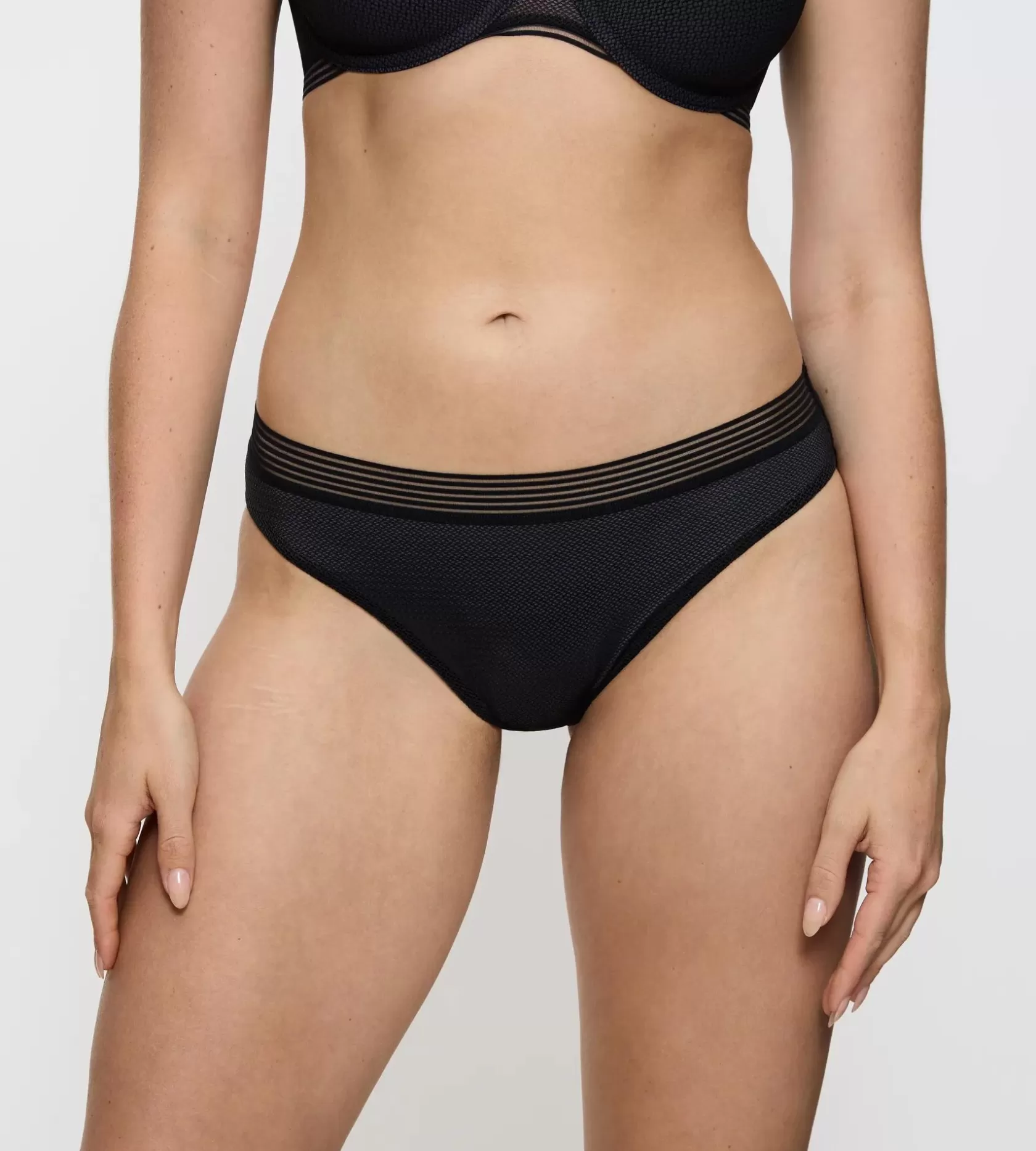 infinite_sensation_4-1.webp Triumph INFINITE SENSATION Black New