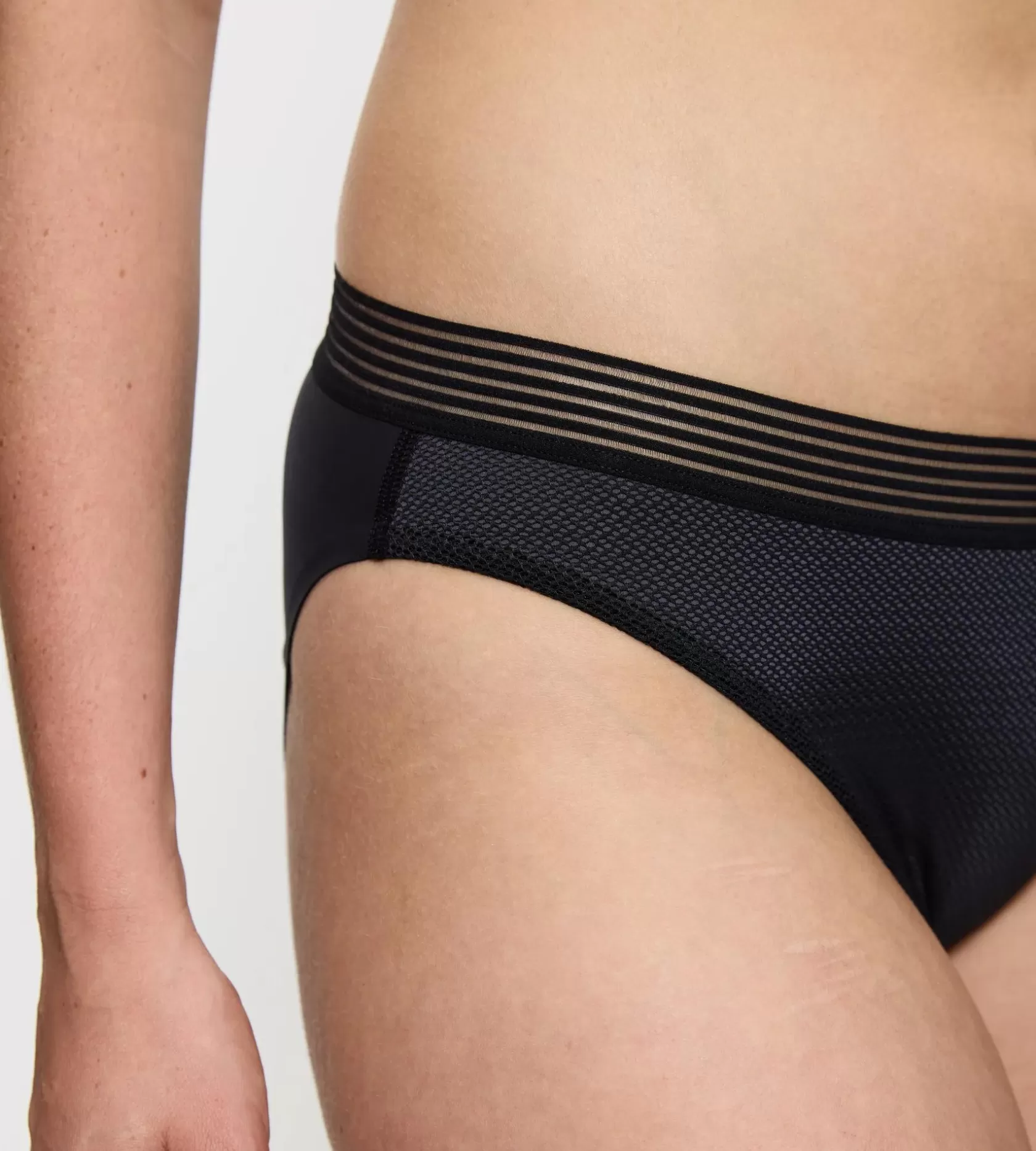 infinite_sensation_7-1.webp Triumph INFINITE SENSATION Black New