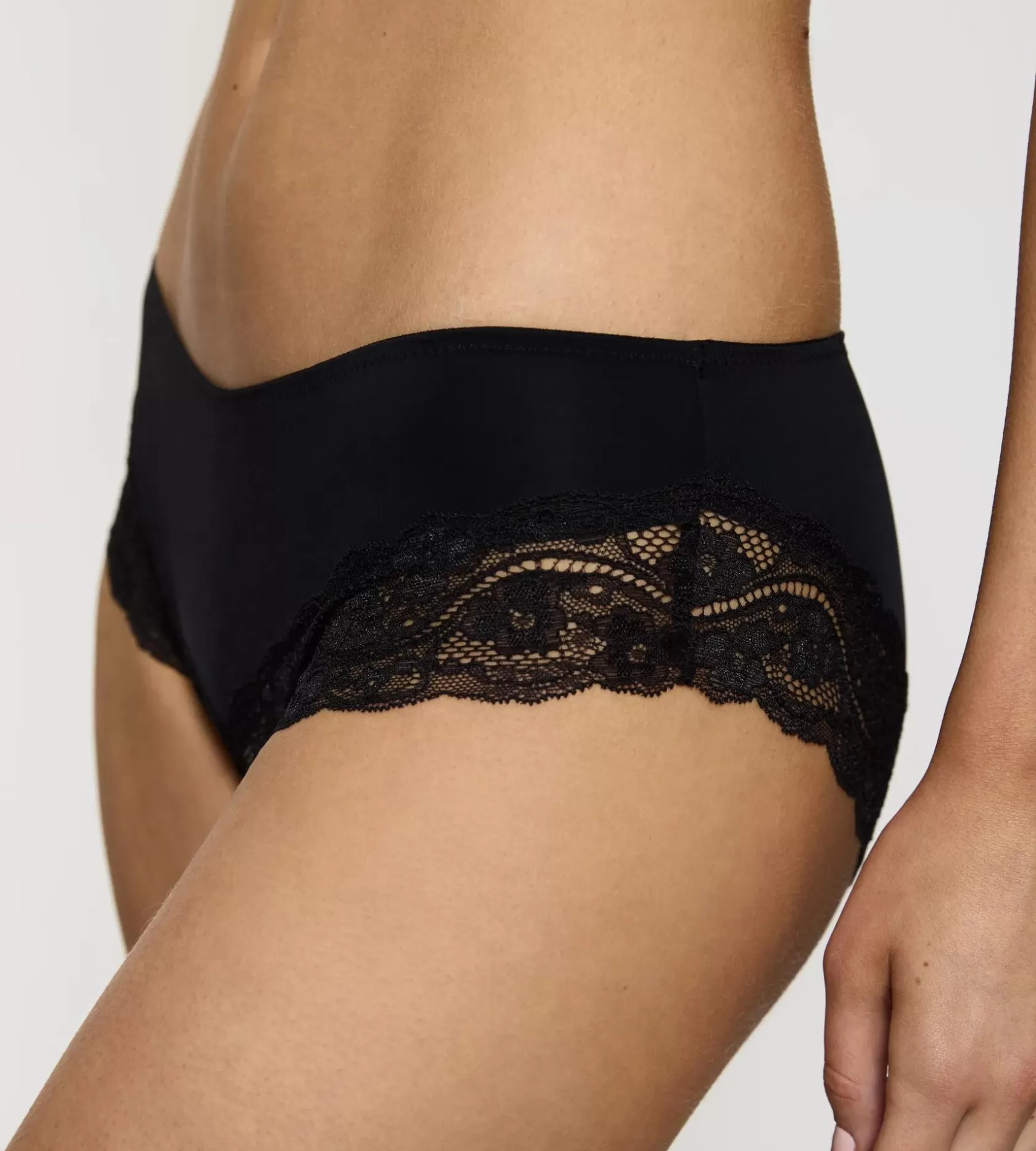 lovely_micro_7-13.webp Triumph LOVELY MICRO Black Cheap