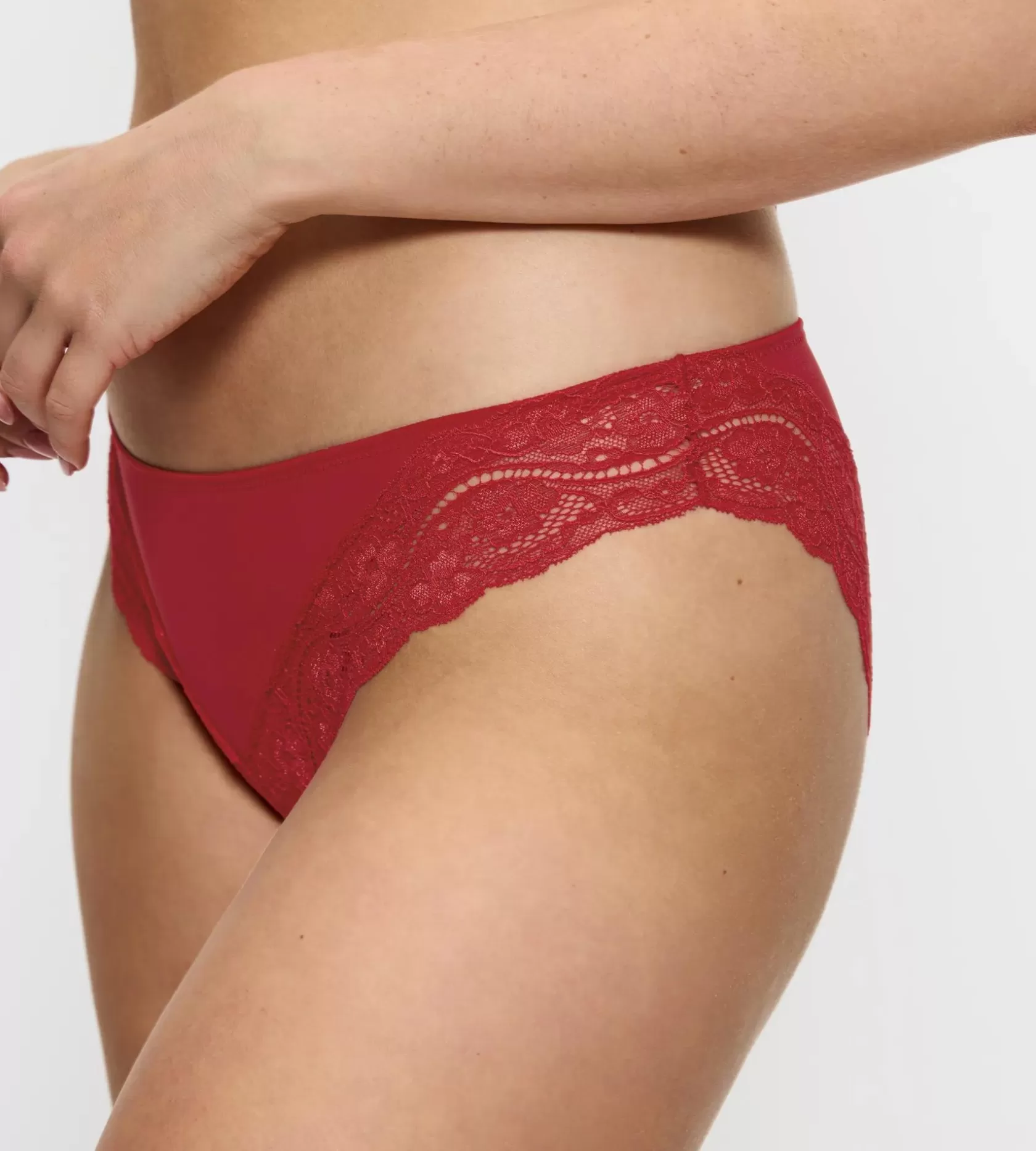 lovely_micro_7-2.webp Triumph LOVELY MICRO Rouge Cheap