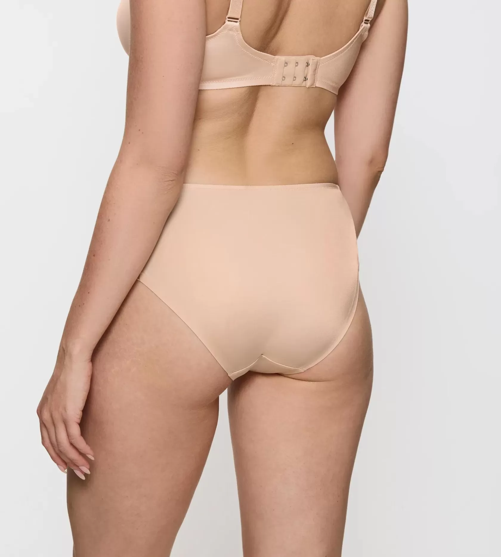 modern_finesse_5-1.webp Triumph MODERN FINESSE NeutralBeige Fashion