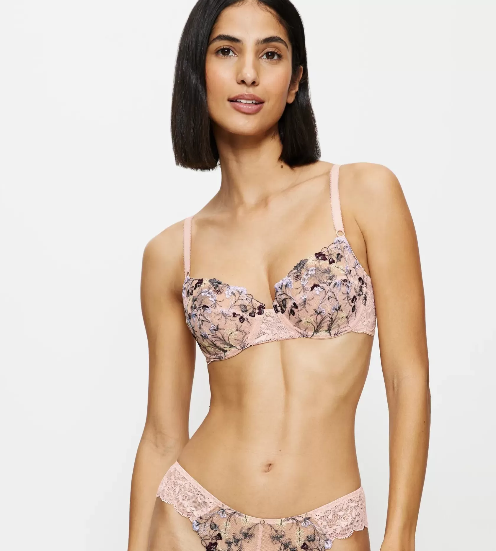 Triumph SENSUAL SPOTLIGHT FoundationNude Shop