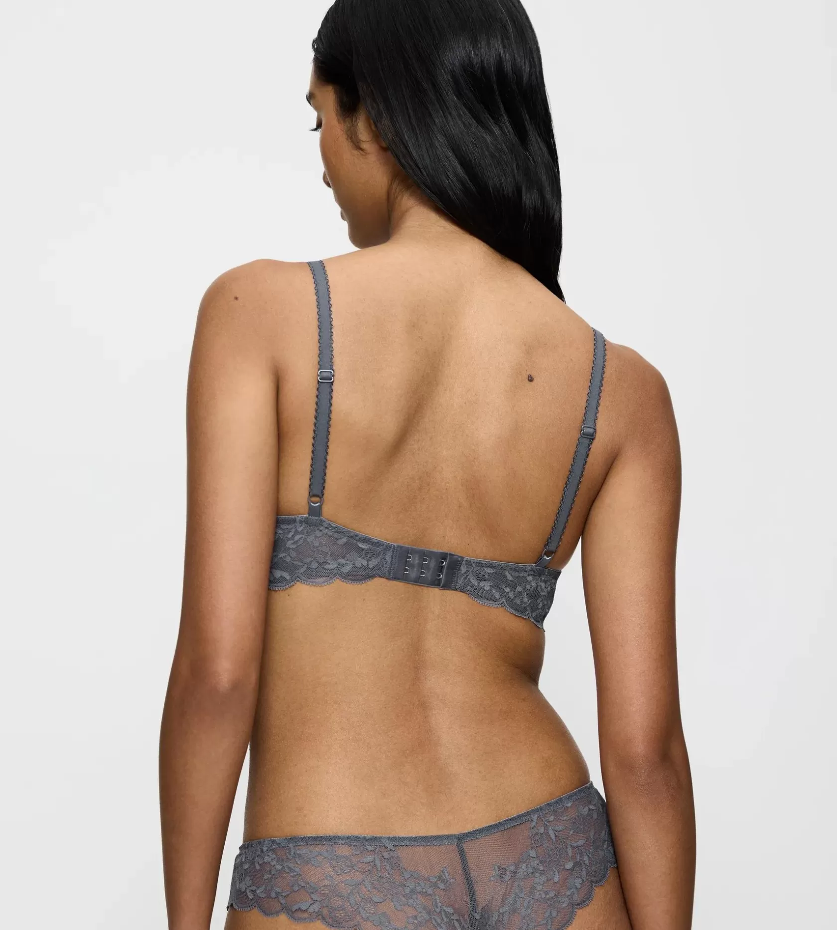 sensual_spotlight_5-5.webp Triumph SENSUAL SPOTLIGHT PebbleGrey Best