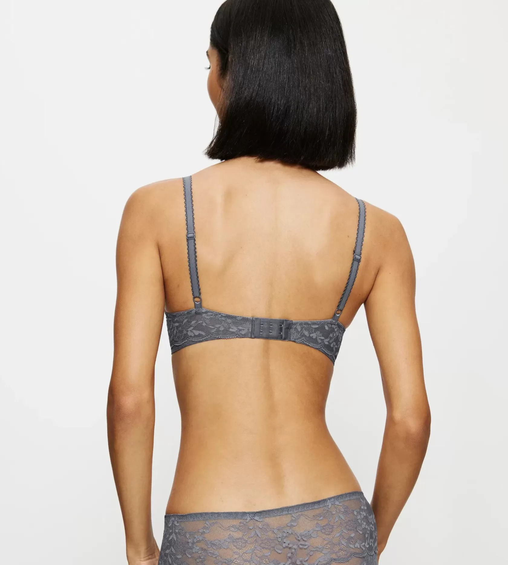 sensual_spotlight_5-6.webp Triumph SENSUAL SPOTLIGHT PebbleGrey Hot